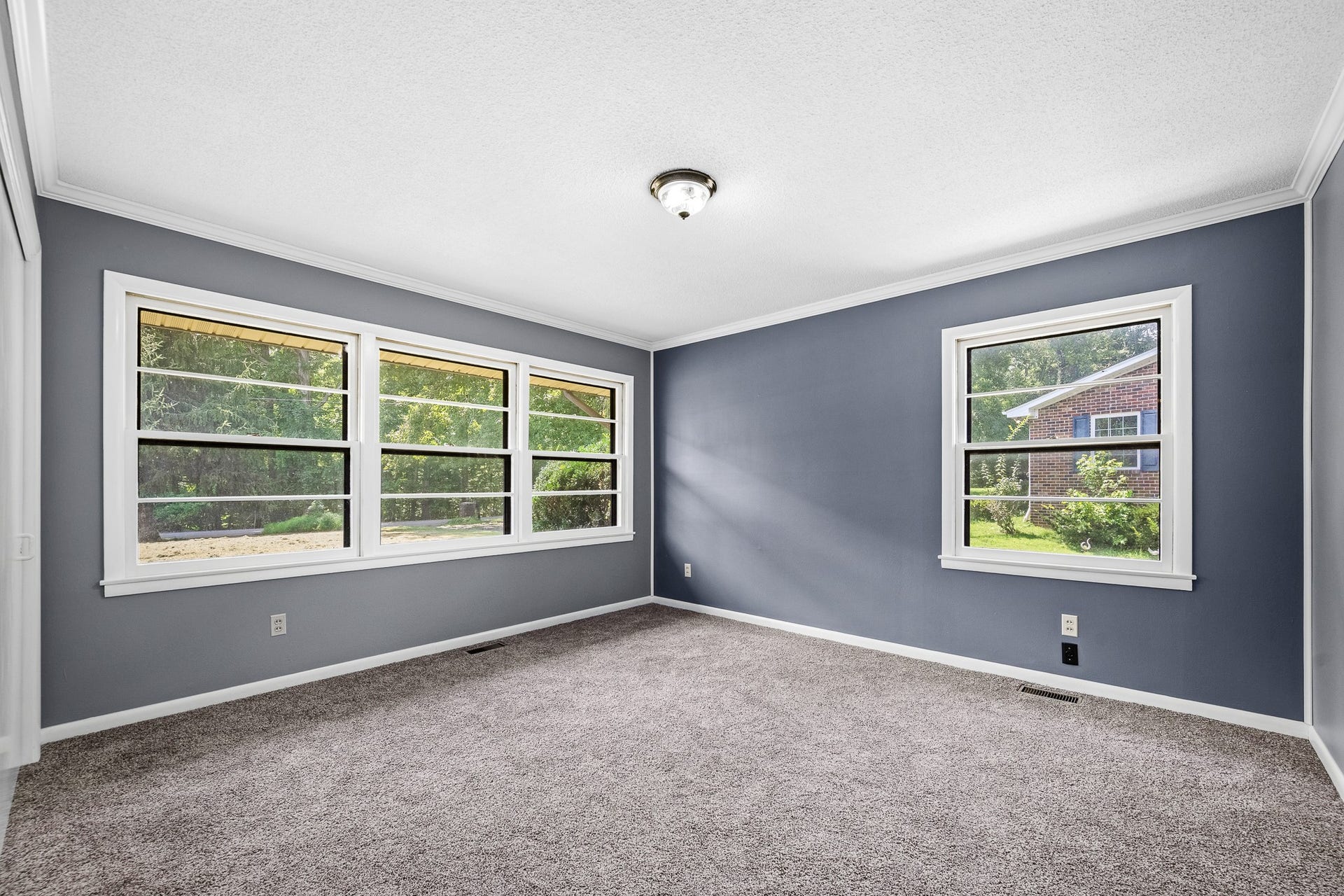 42 Hillwood Cir, Manchester, TN 37355 42 Hillwood Cir, Manchester, TN 37355