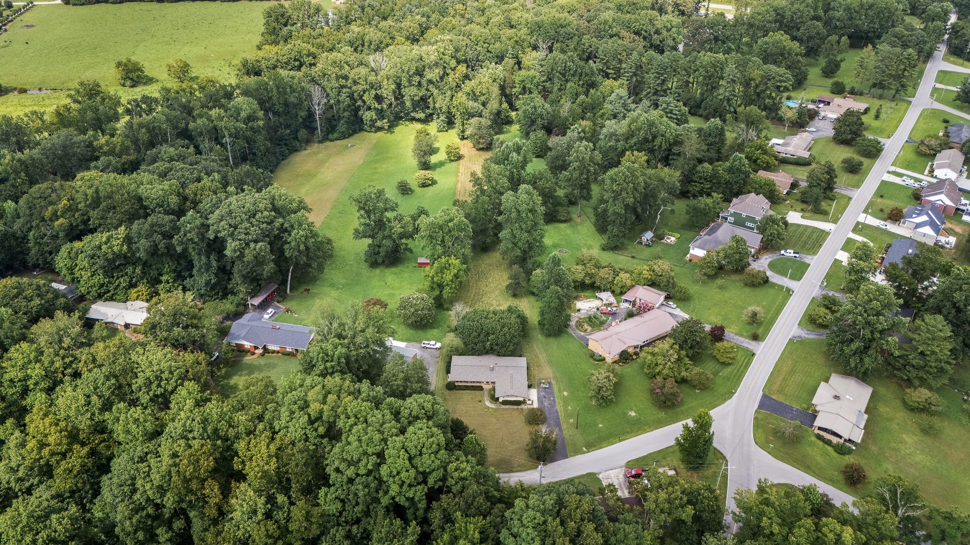 42 Hillwood Cir, Manchester, TN 37355 42 Hillwood Cir, Manchester, TN 37355