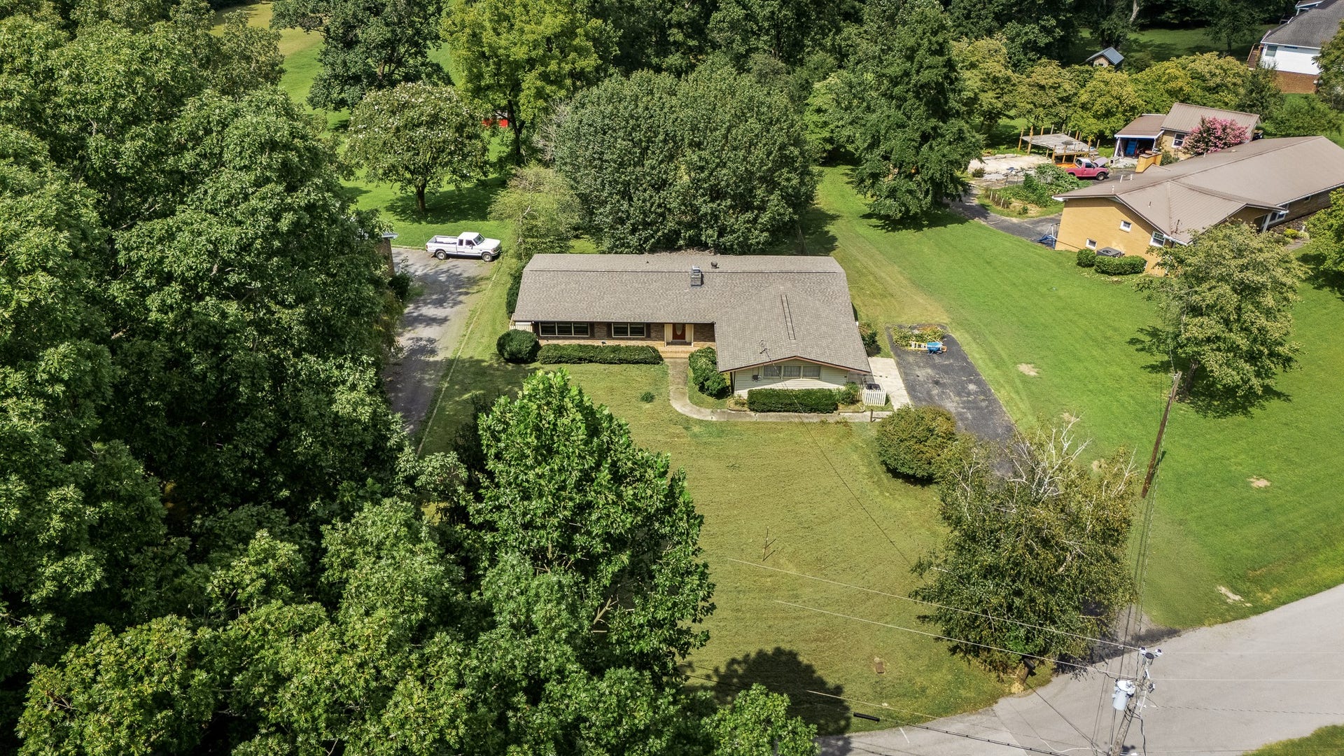 42 Hillwood Cir, Manchester, TN 37355 42 Hillwood Cir, Manchester, TN 37355