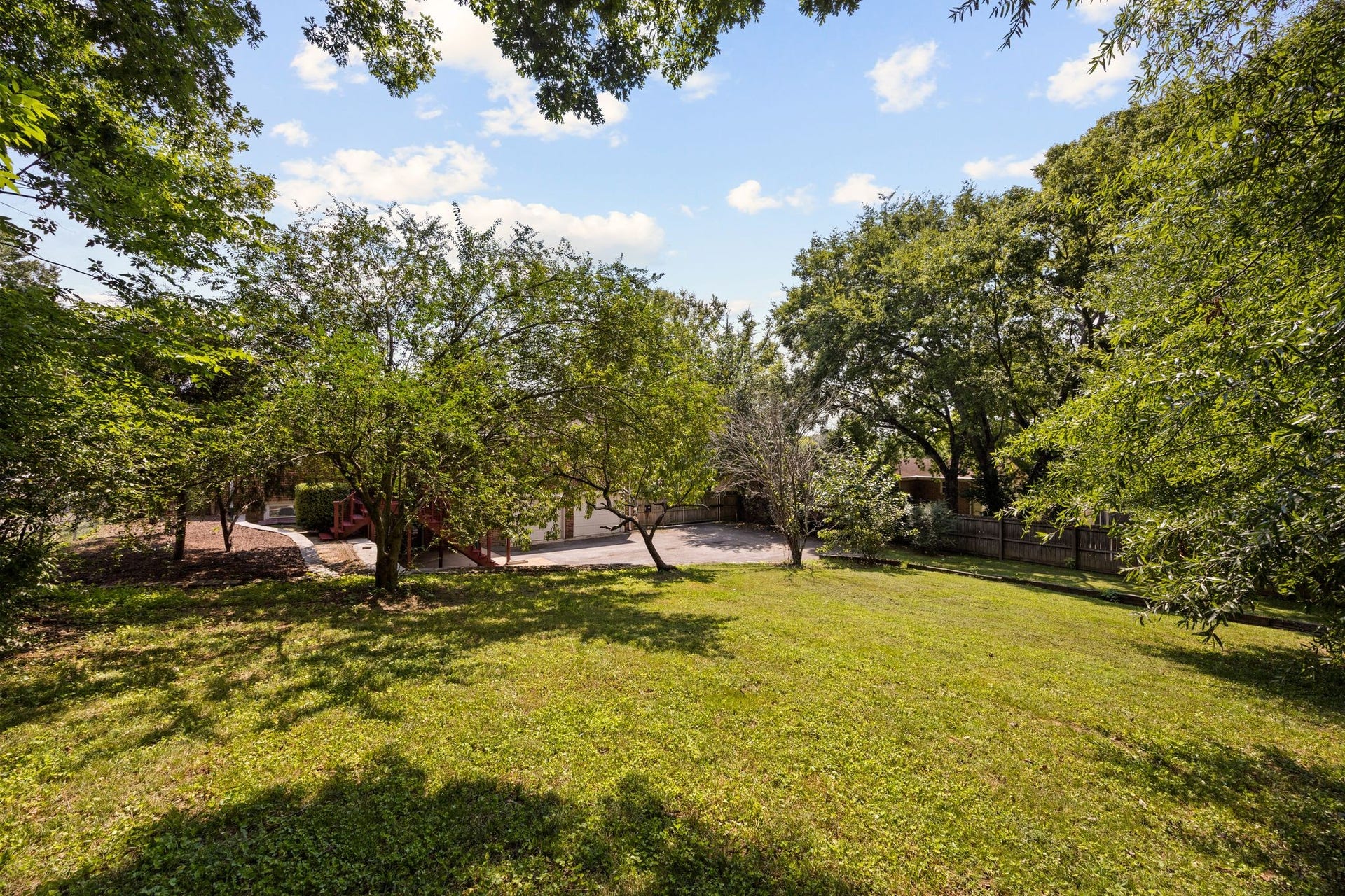 632 Harpeth Bend Dr, Nashville, TN 37221 632 Harpeth Bend Dr, Nashville, TN 37221