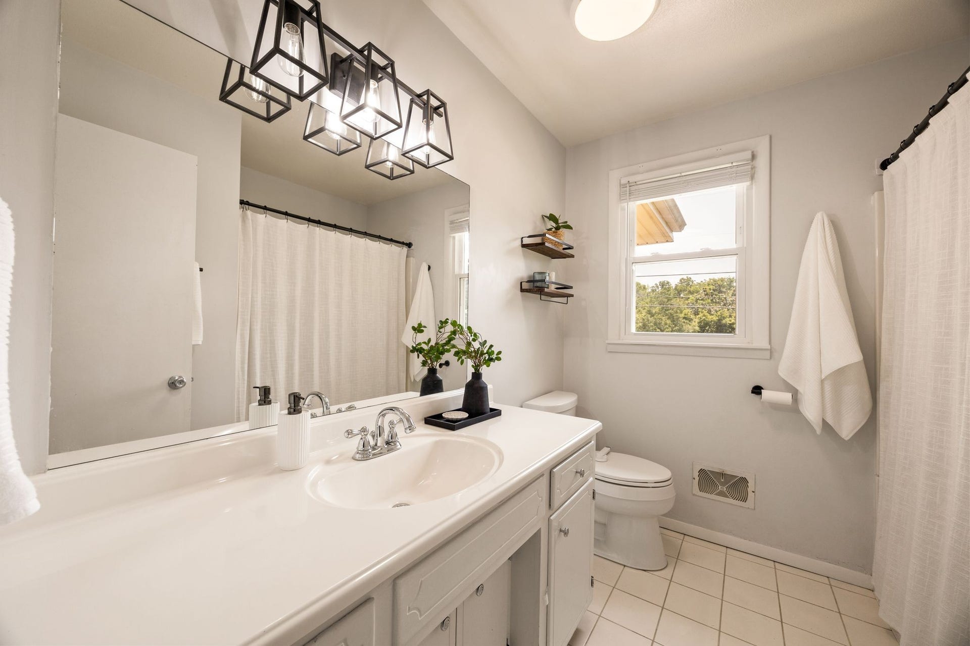 632 Harpeth Bend Dr, Nashville, TN 37221 632 Harpeth Bend Dr, Nashville, TN 37221