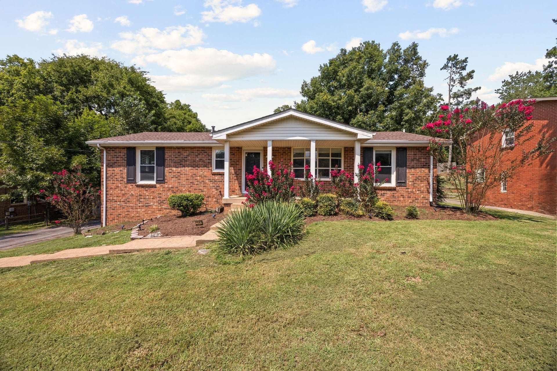 632 Harpeth Bend Dr, Nashville, TN 37221 632 Harpeth Bend Dr, Nashville, TN 37221