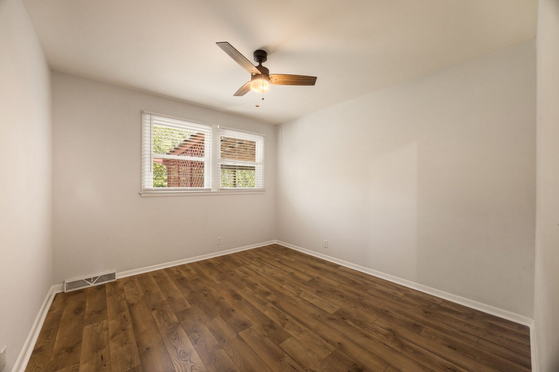 632 Harpeth Bend Dr, Nashville, TN 37221 632 Harpeth Bend Dr, Nashville, TN 37221