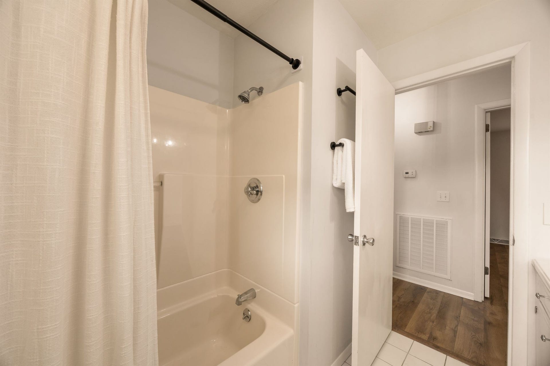 632 Harpeth Bend Dr, Nashville, TN 37221 632 Harpeth Bend Dr, Nashville, TN 37221