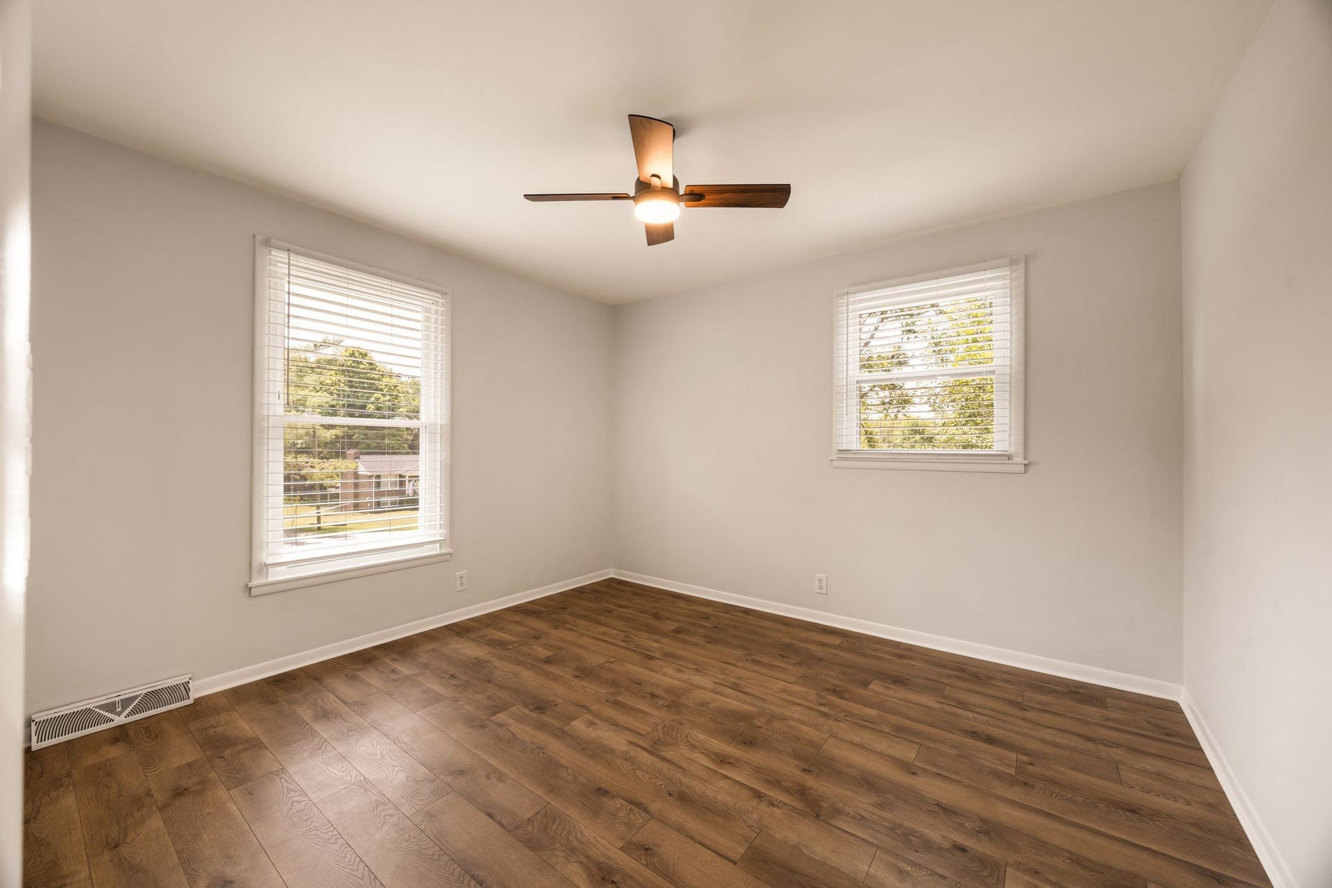 632 Harpeth Bend Dr, Nashville, TN 37221 632 Harpeth Bend Dr, Nashville, TN 37221
