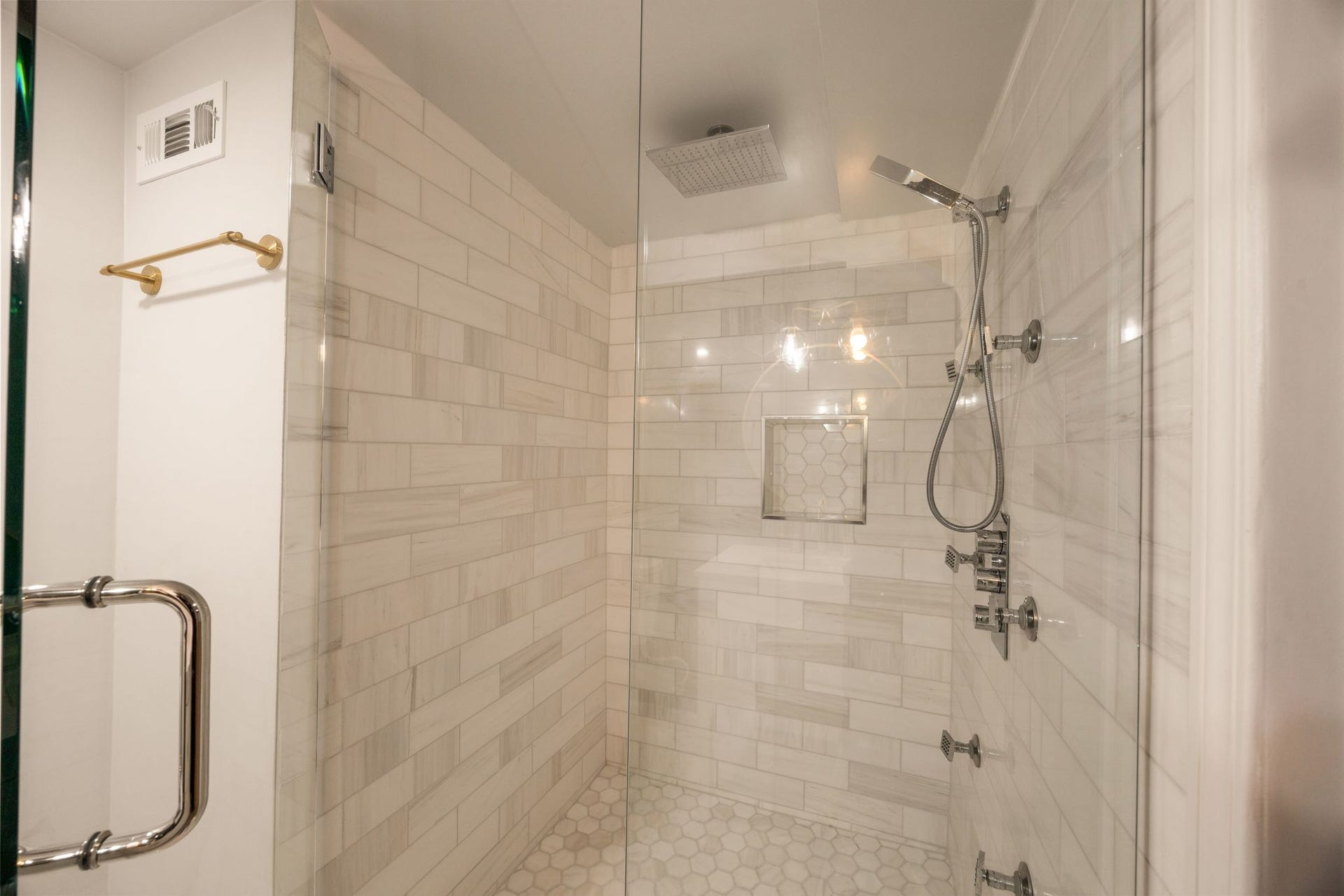 632 Harpeth Bend Dr, Nashville, TN 37221 632 Harpeth Bend Dr, Nashville, TN 37221