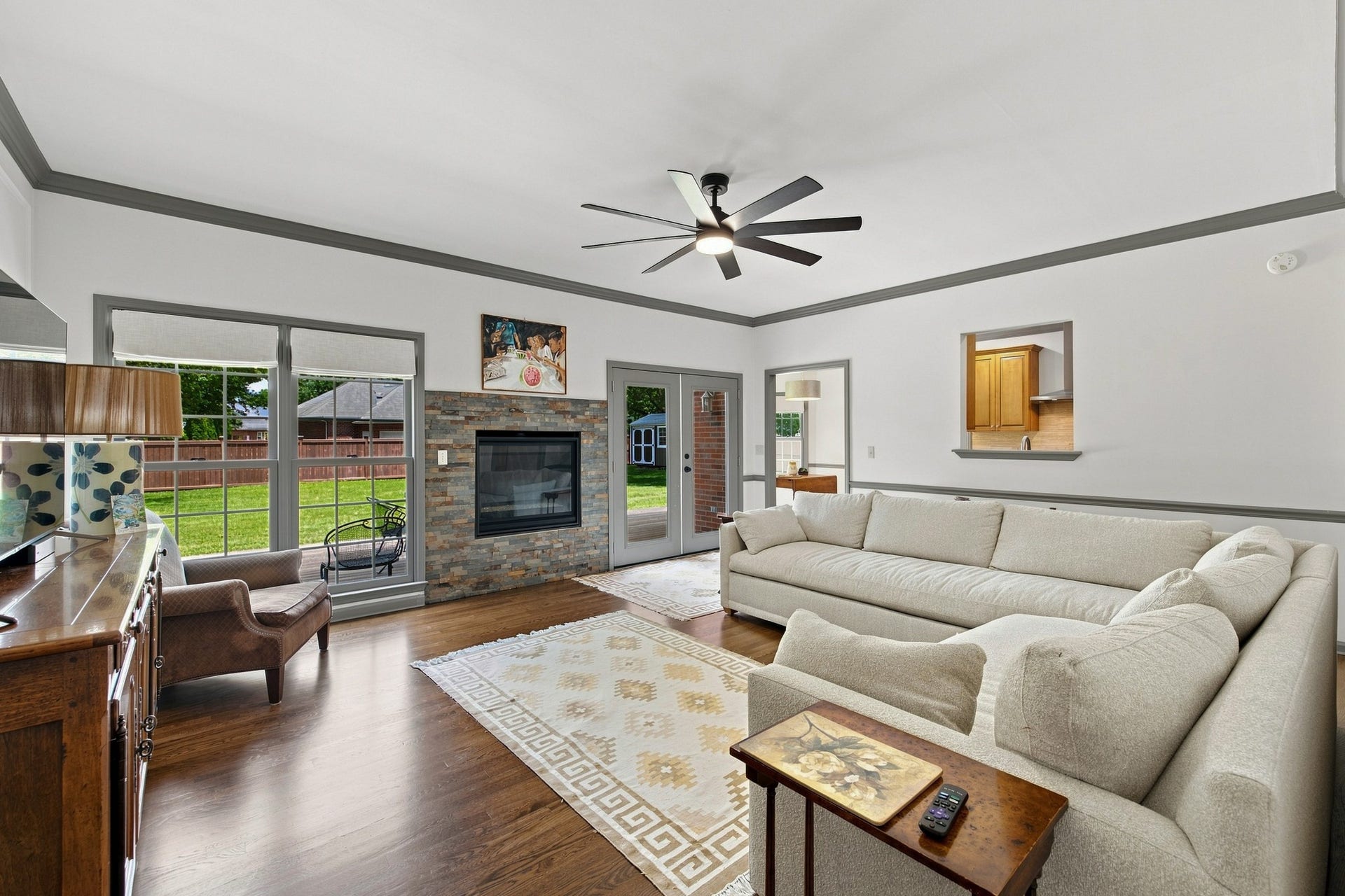 830 Banner Dr, Murfreesboro, TN 37129 New roman shades, crown molding, and updated fan.