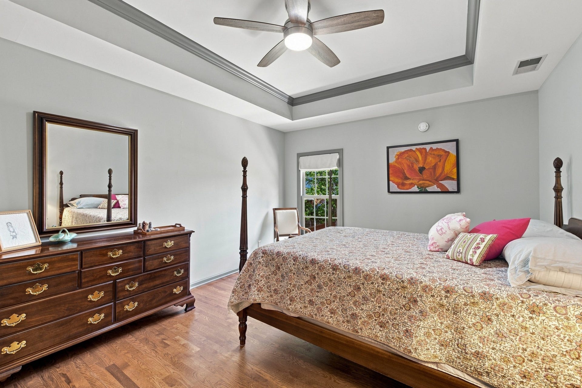 830 Banner Dr, Murfreesboro, TN 37129 Second primary bedroom suite on Second Level.