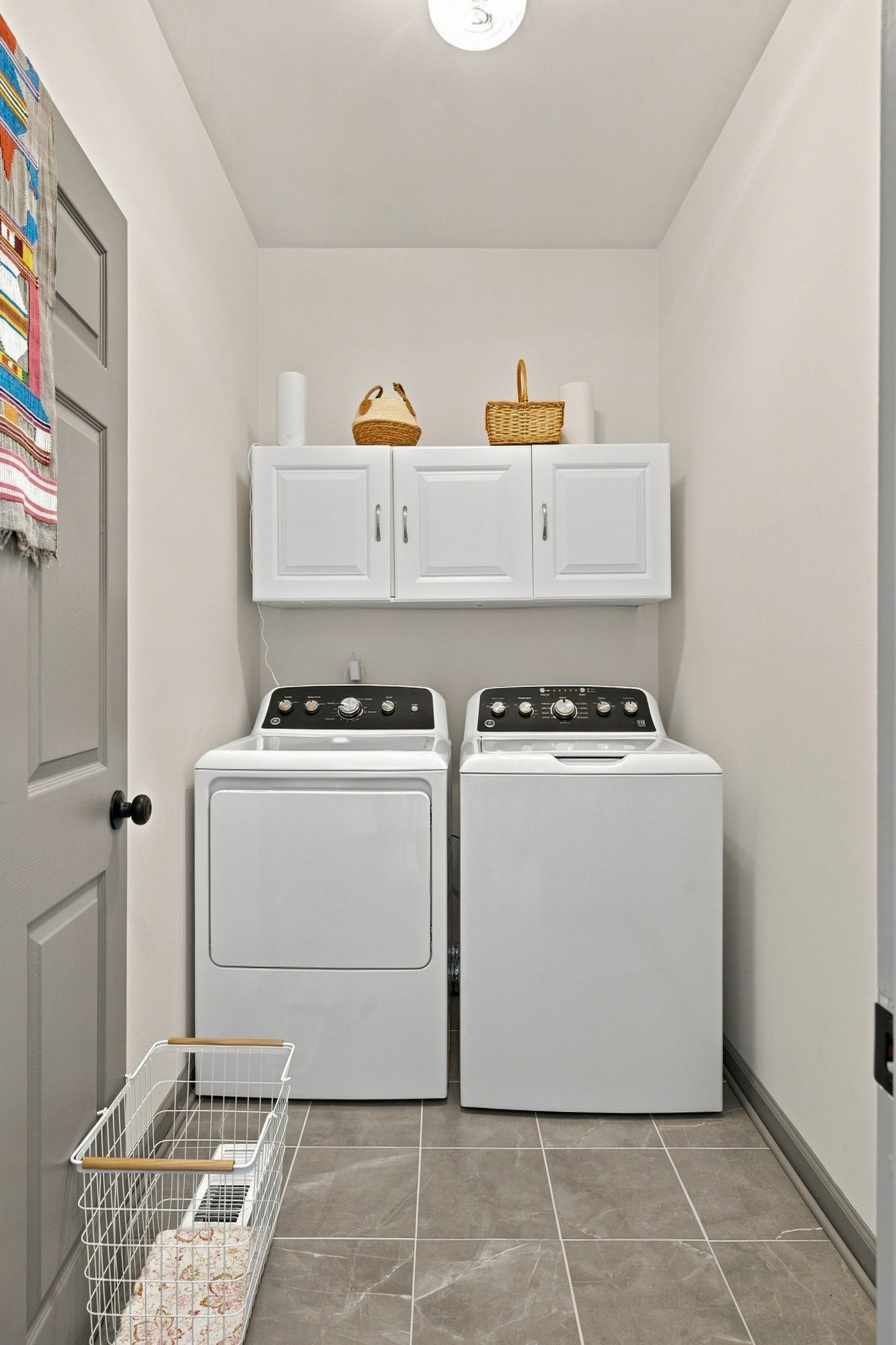 830 Banner Dr, Murfreesboro, TN 37129 Laundry area with new elegant tile