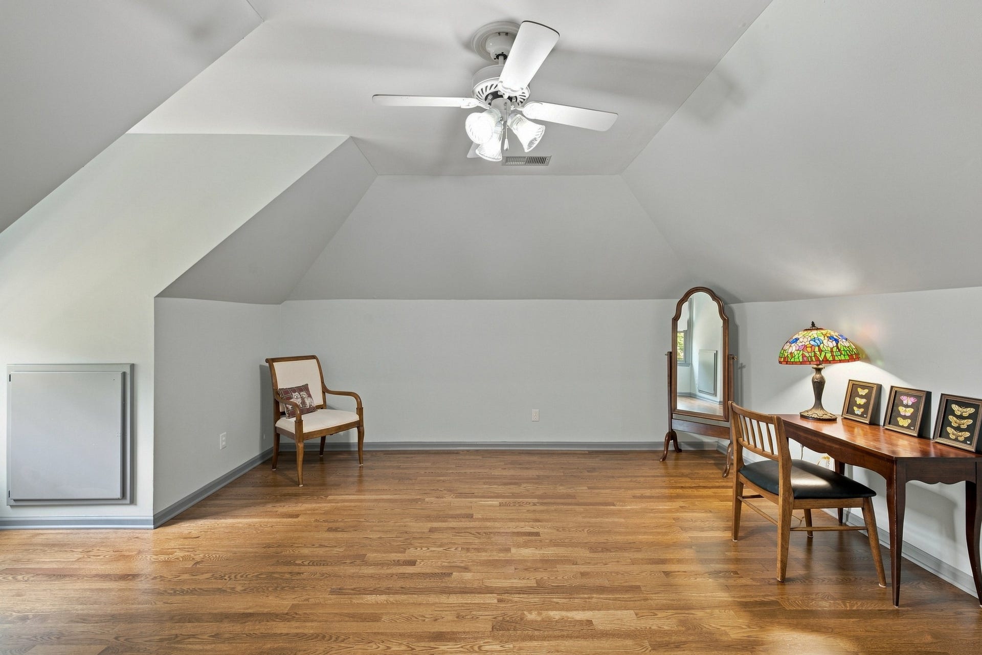 830 Banner Dr, Murfreesboro, TN 37129 5th bedroom is large enough to be used as a bonus room or hobby room