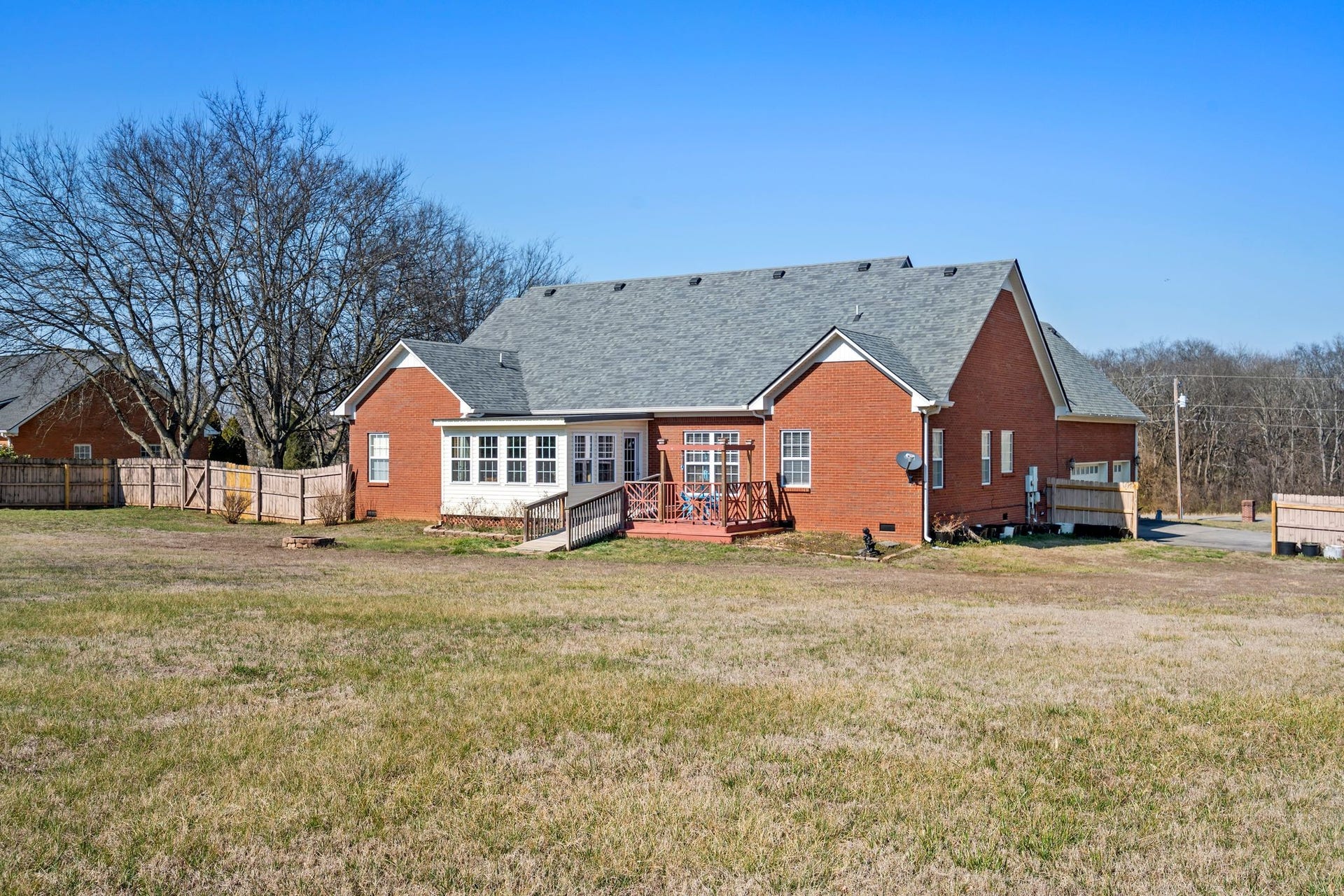3493 Petty Ln, Columbia, TN 38401