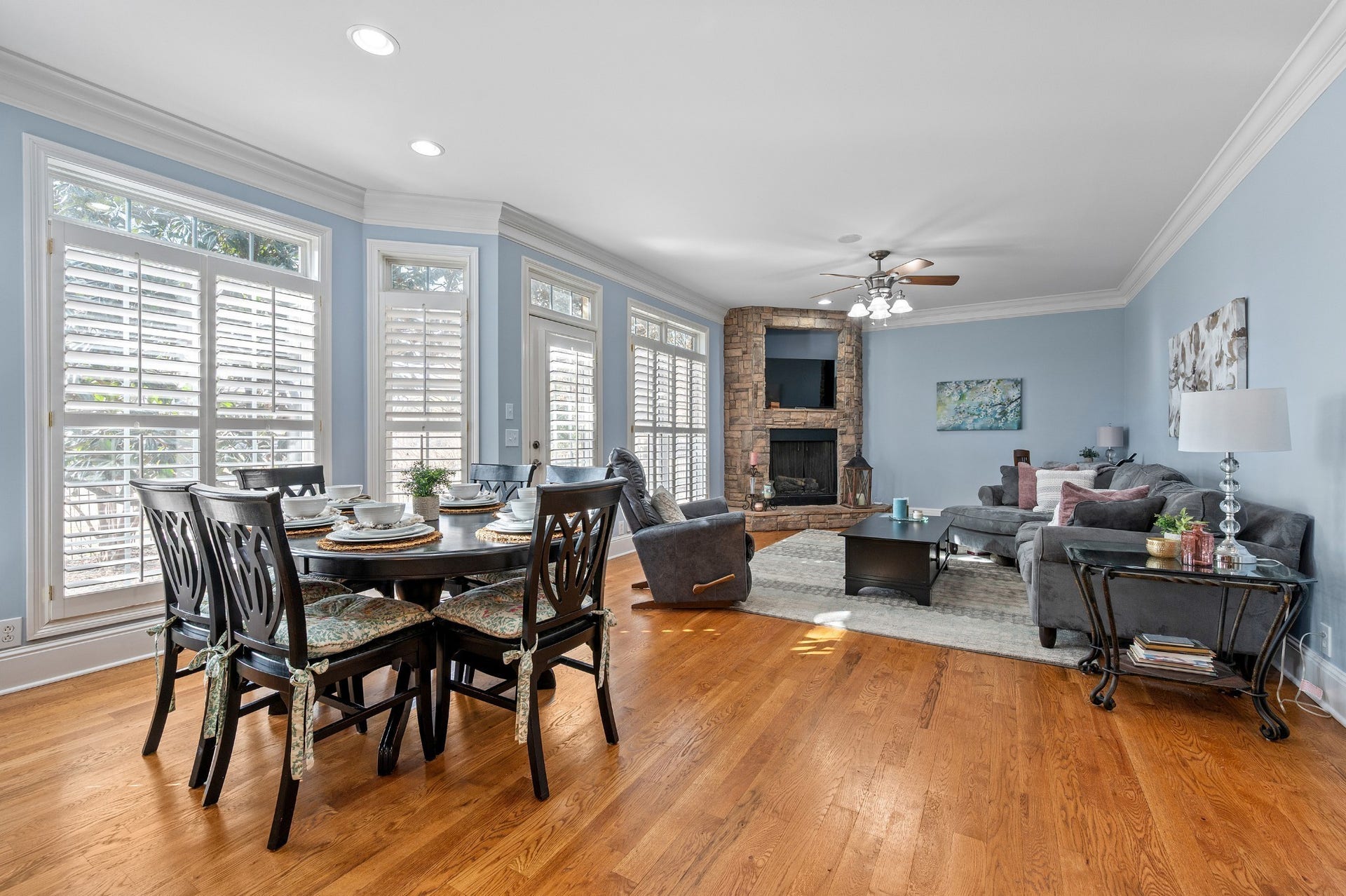 2638 Big Eagle Trl, Murfreesboro, TN 37127 Kitchen and breakfast areas flow into the hearth room for easy entertaining.