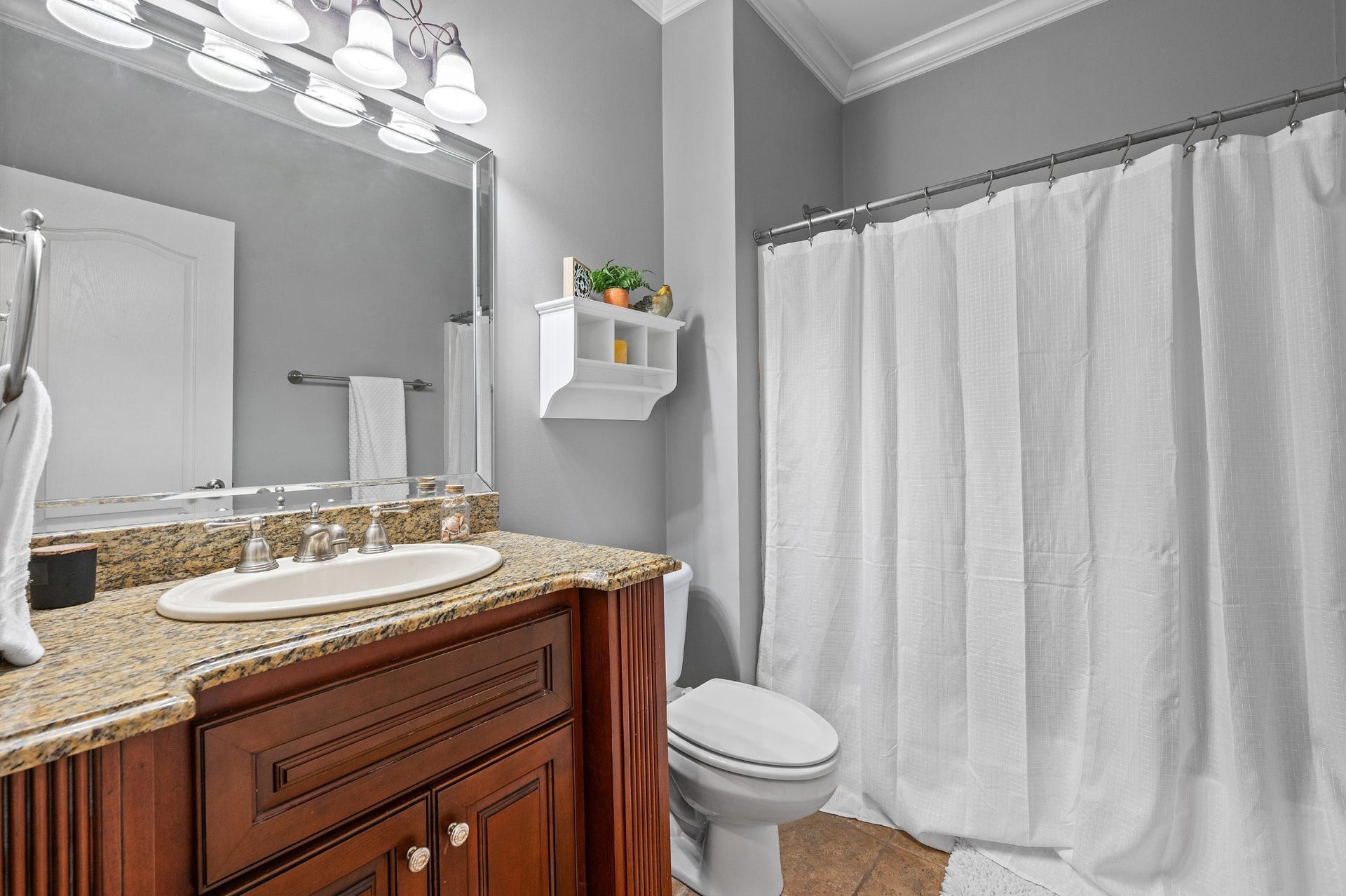 2638 Big Eagle Trl, Murfreesboro, TN 37127 Downstairs bathroom