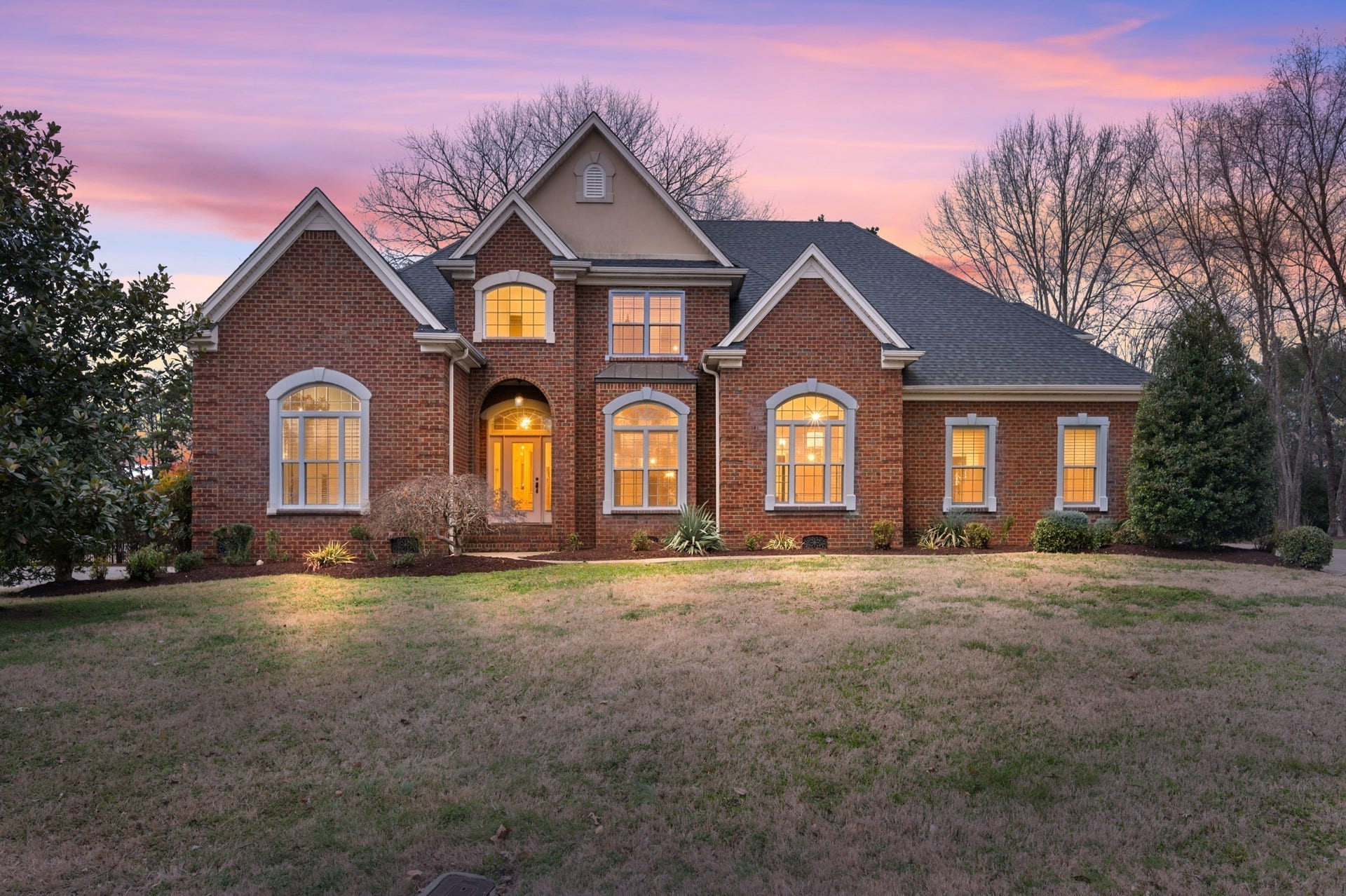 2638 Big Eagle Trl, Murfreesboro, TN 37127 Architectural details abound through the home