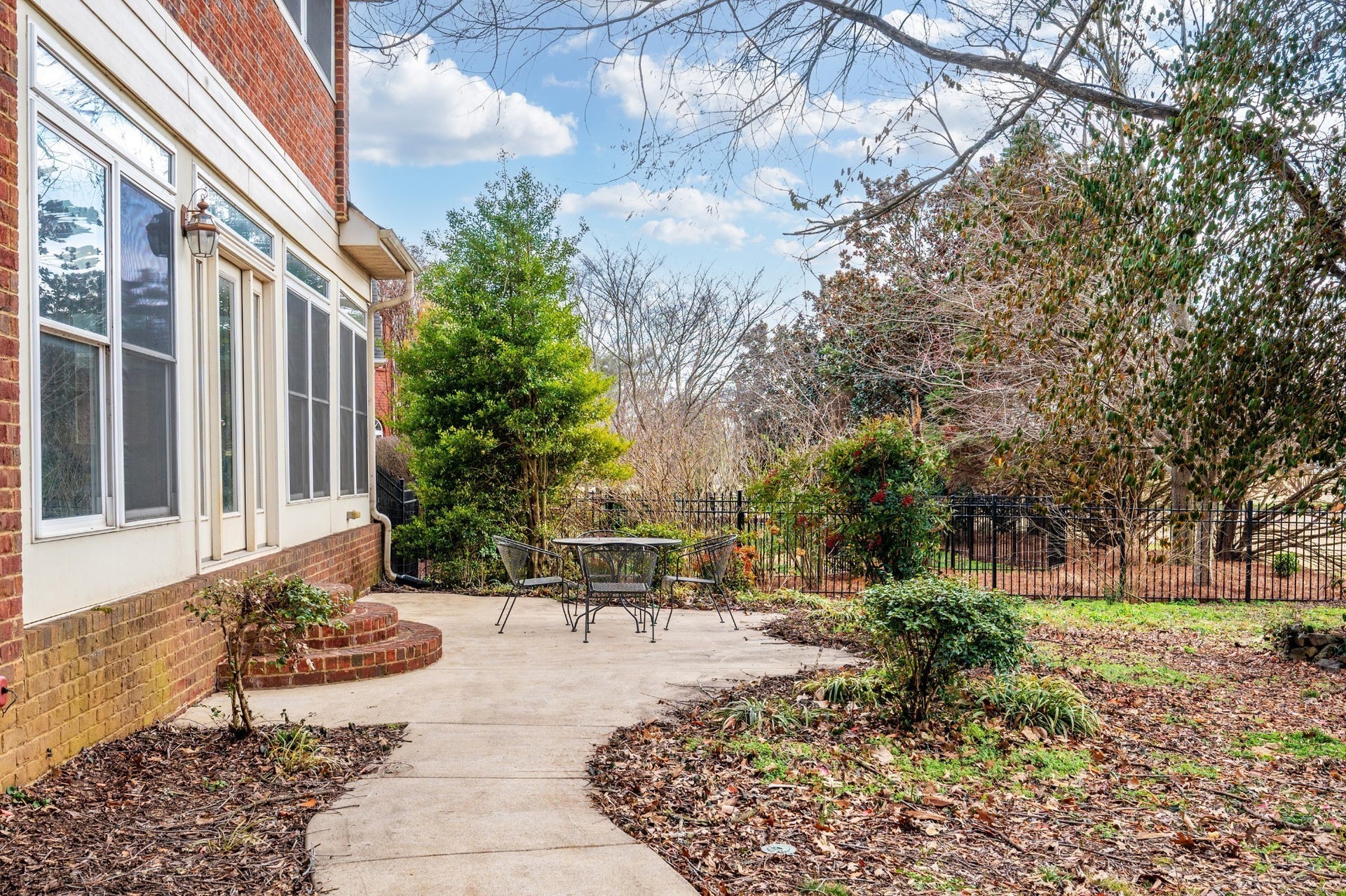 2638 Big Eagle Trl, Murfreesboro, TN 37127 Low maintenance yard overlooks the golf course
