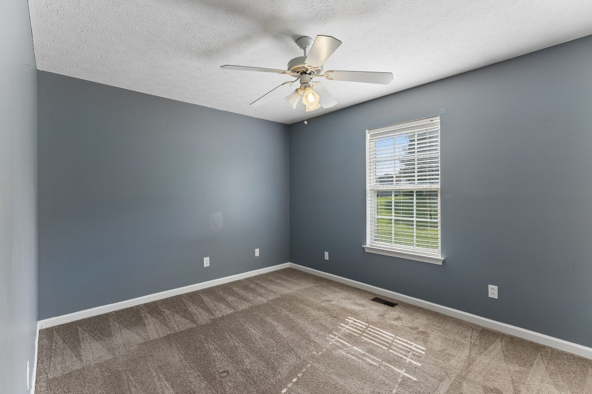 120 Pebble Brook Dr, Murfreesboro, TN 37127 120 Pebble Brook Dr, Murfreesboro, TN 37127
