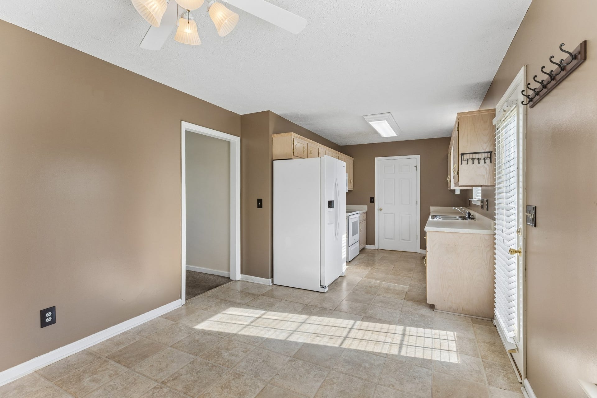 120 Pebble Brook Dr, Murfreesboro, TN 37127 120 Pebble Brook Dr, Murfreesboro, TN 37127