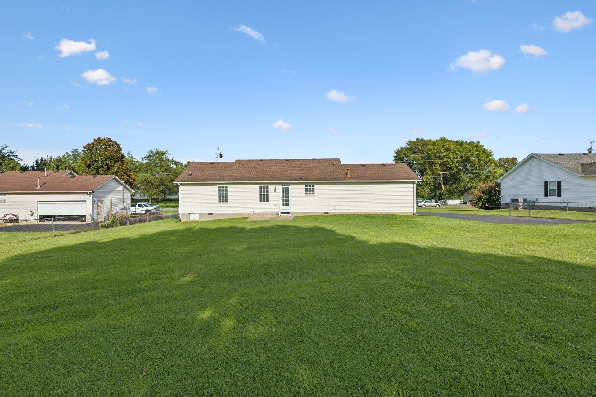 120 Pebble Brook Dr, Murfreesboro, TN 37127 120 Pebble Brook Dr, Murfreesboro, TN 37127