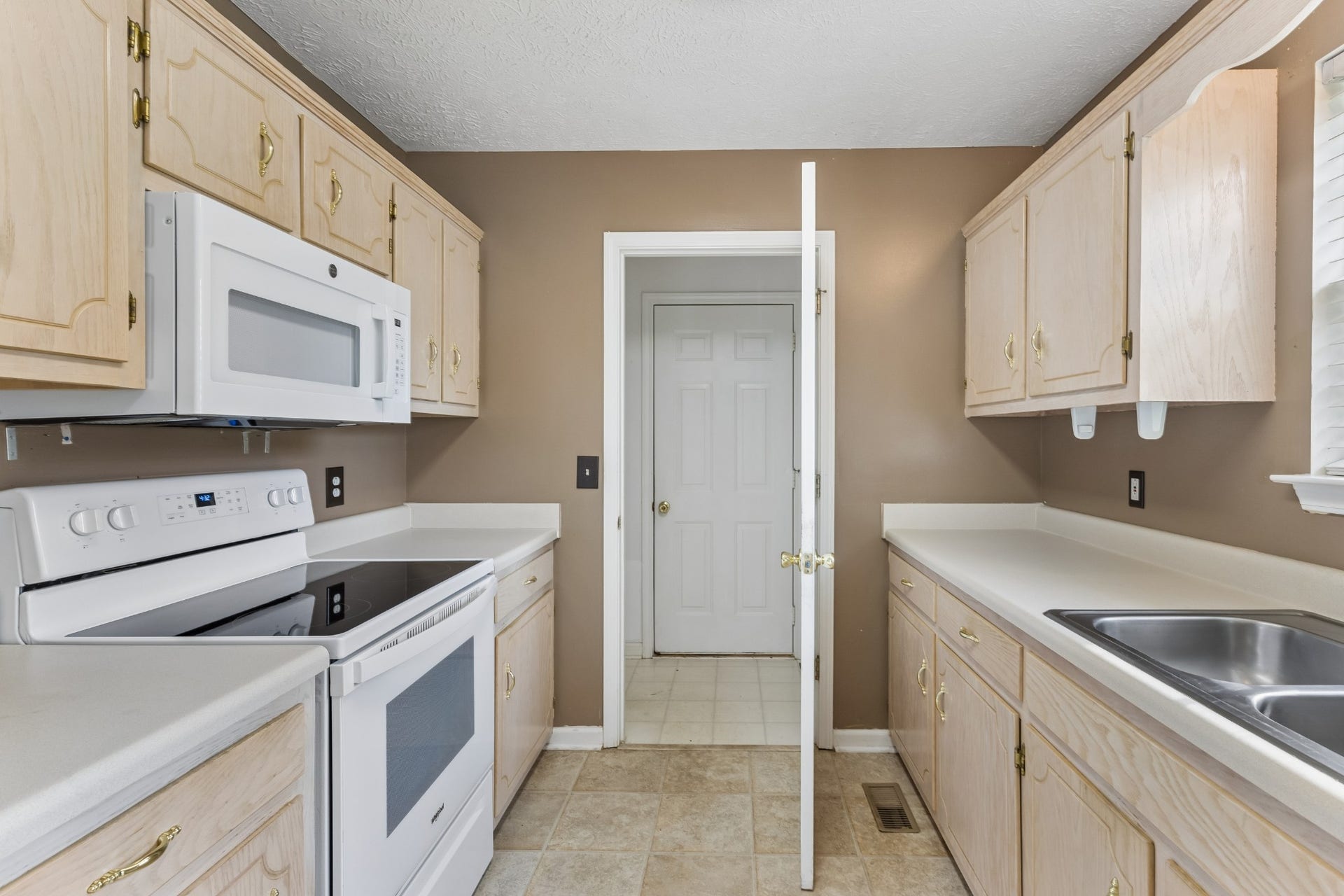 120 Pebble Brook Dr, Murfreesboro, TN 37127 120 Pebble Brook Dr, Murfreesboro, TN 37127