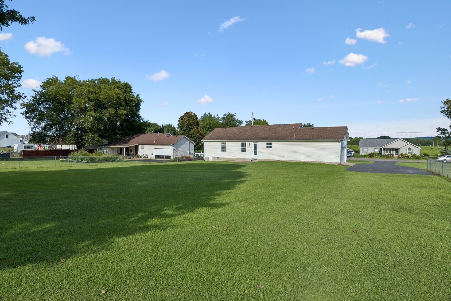 120 Pebble Brook Dr, Murfreesboro, TN 37127 120 Pebble Brook Dr, Murfreesboro, TN 37127
