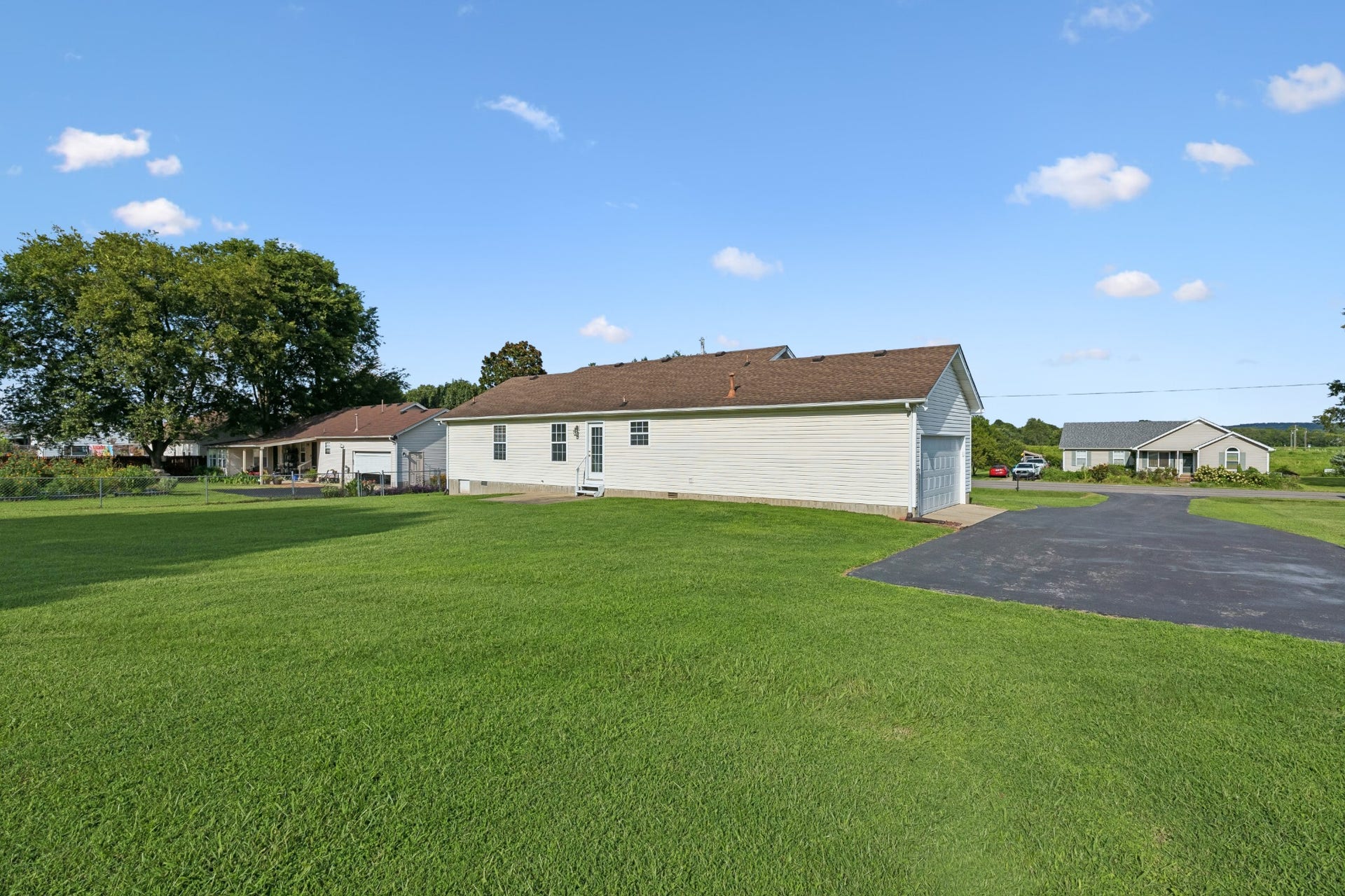 120 Pebble Brook Dr, Murfreesboro, TN 37127 120 Pebble Brook Dr, Murfreesboro, TN 37127