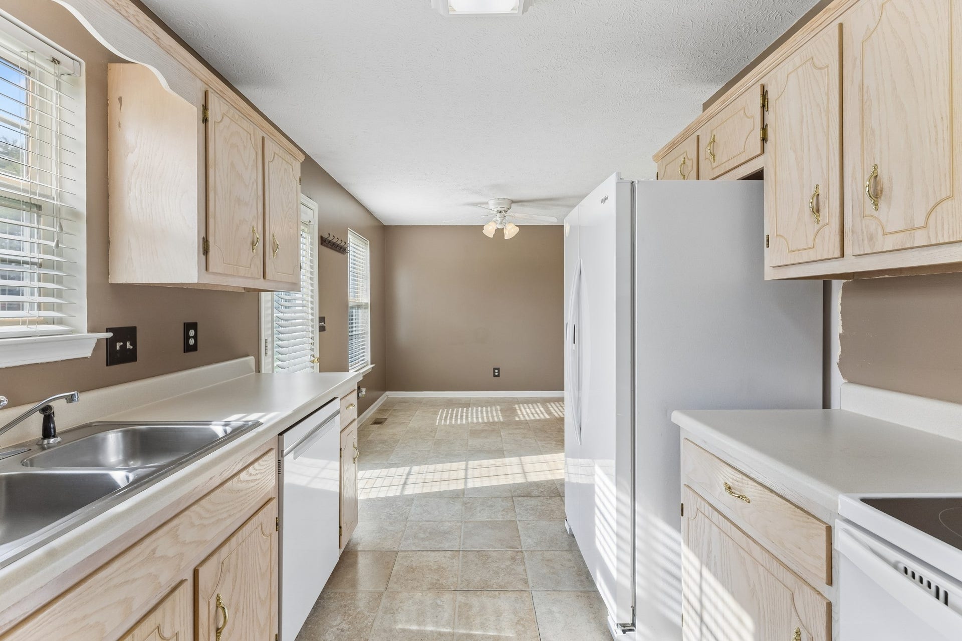 120 Pebble Brook Dr, Murfreesboro, TN 37127 120 Pebble Brook Dr, Murfreesboro, TN 37127