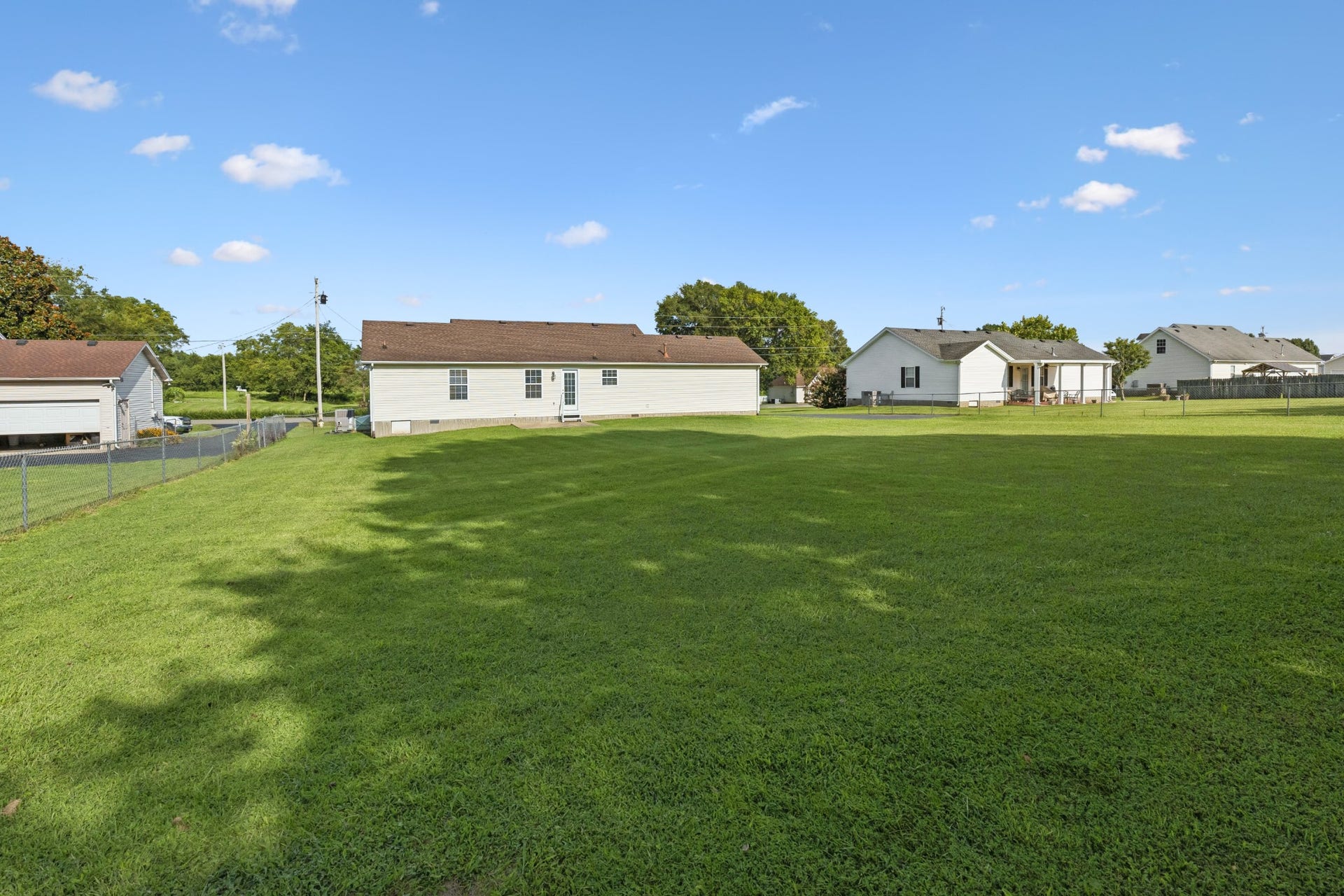 120 Pebble Brook Dr, Murfreesboro, TN 37127 120 Pebble Brook Dr, Murfreesboro, TN 37127