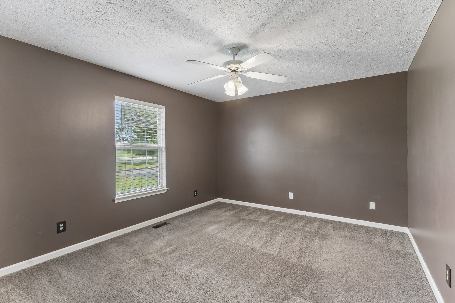 120 Pebble Brook Dr, Murfreesboro, TN 37127 120 Pebble Brook Dr, Murfreesboro, TN 37127