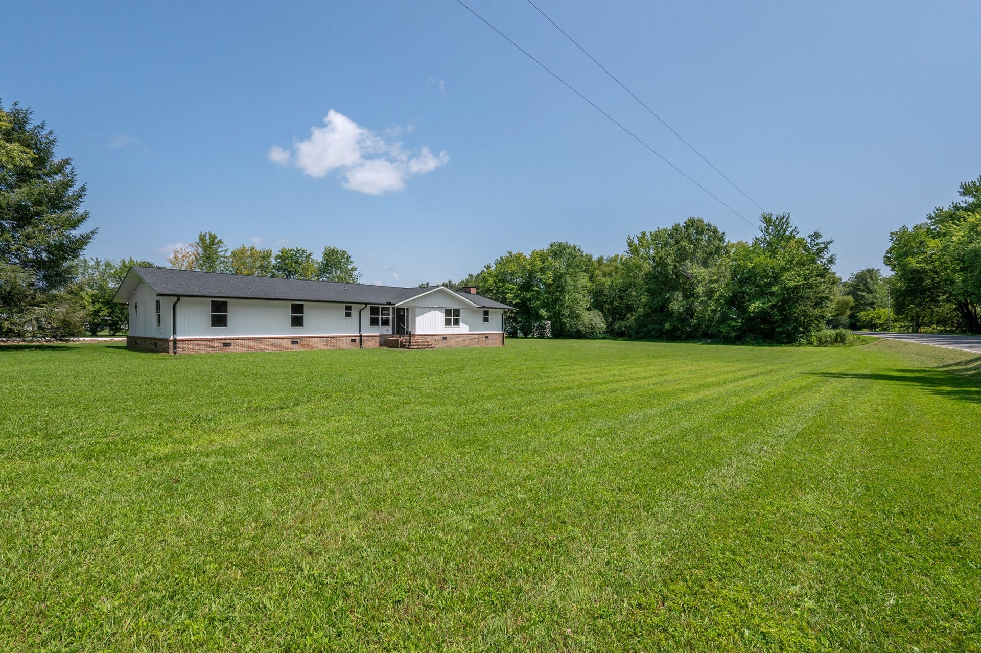 1270 Gnat Hill Rd, Manchester, TN 37355 1270 Gnat Hill Rd, Manchester, TN 37355