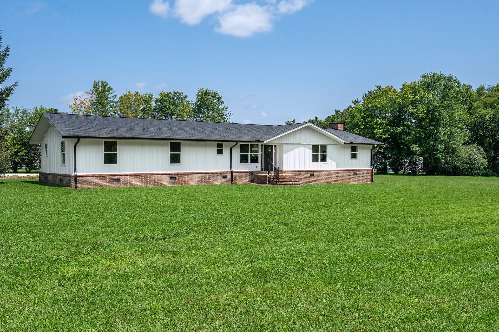 1270 Gnat Hill Rd, Manchester, TN 37355 1270 Gnat Hill Rd, Manchester, TN 37355