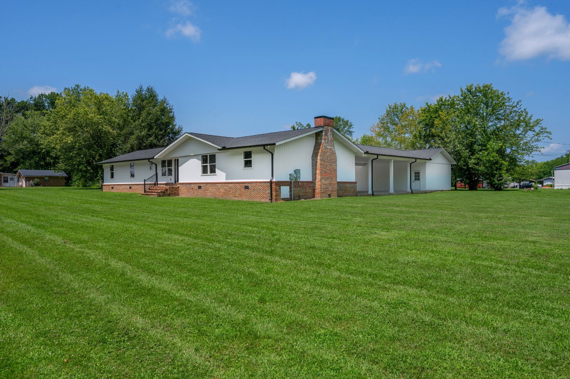 1270 Gnat Hill Rd, Manchester, TN 37355 1270 Gnat Hill Rd, Manchester, TN 37355
