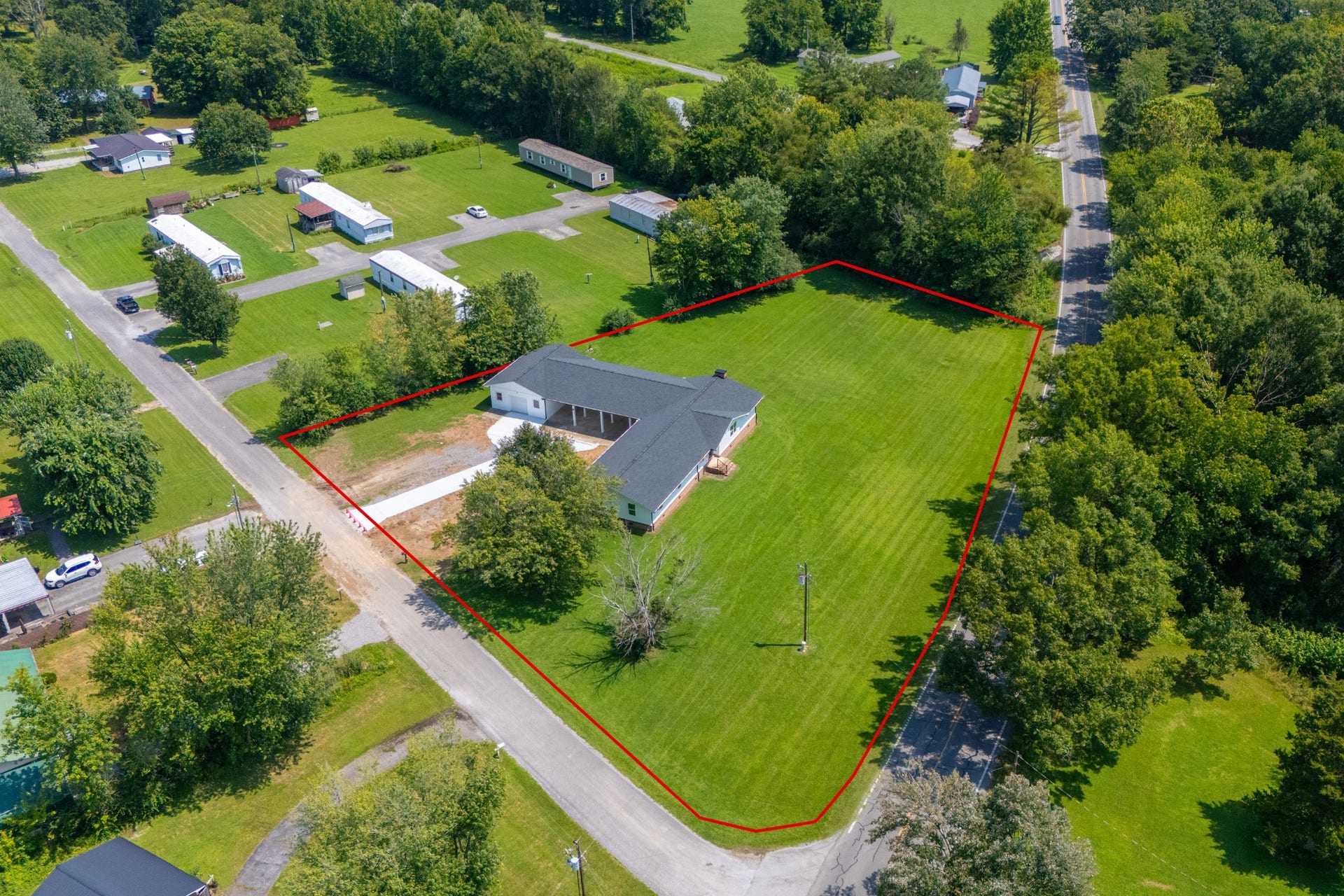 1270 Gnat Hill Rd, Manchester, TN 37355 1270 Gnat Hill Rd, Manchester, TN 37355