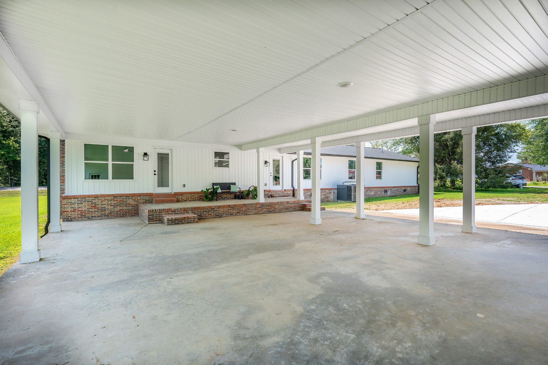 1270 Gnat Hill Rd, Manchester, TN 37355 1270 Gnat Hill Rd, Manchester, TN 37355