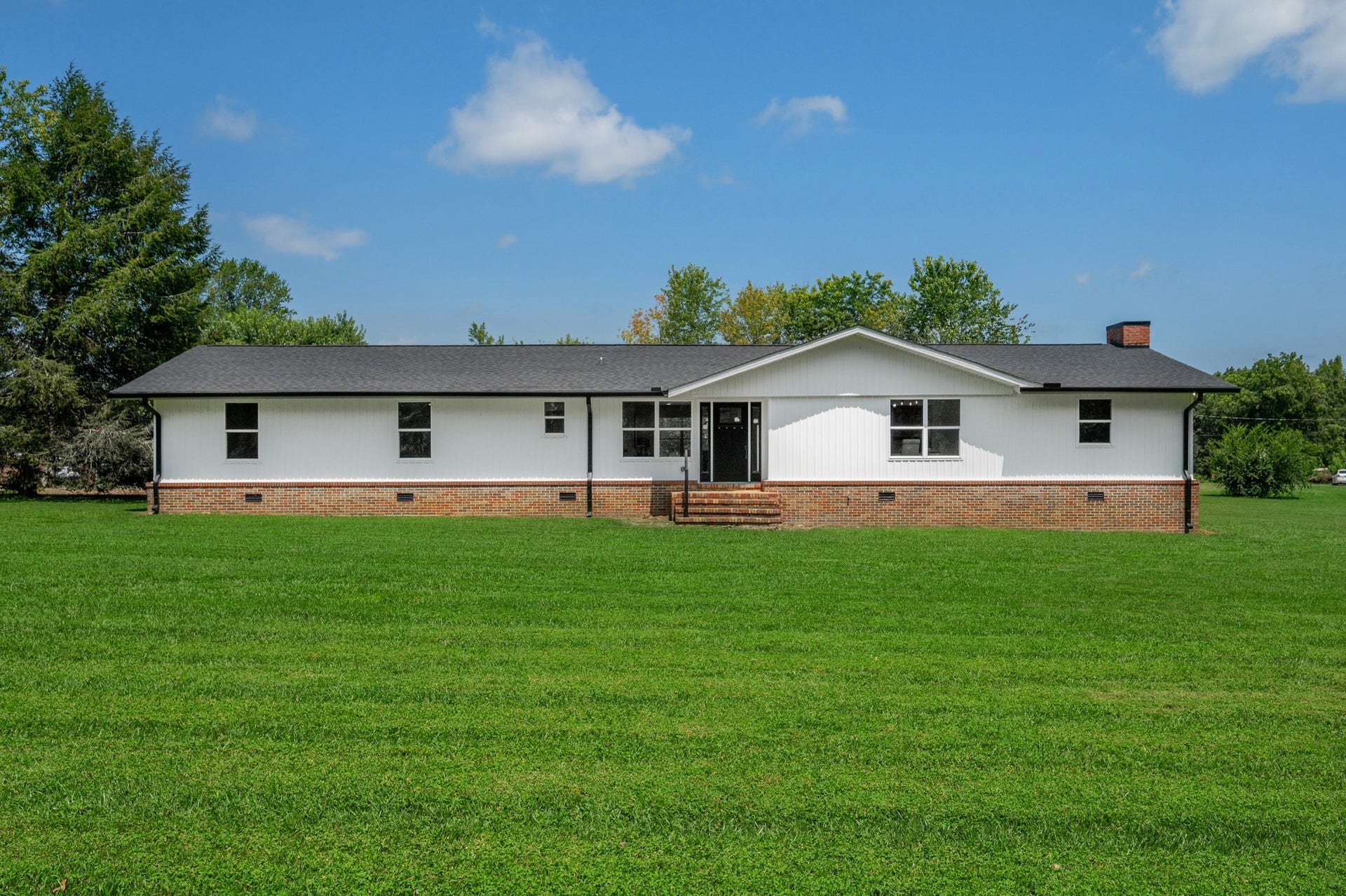 1270 Gnat Hill Rd, Manchester, TN 37355 1270 Gnat Hill Rd, Manchester, TN 37355