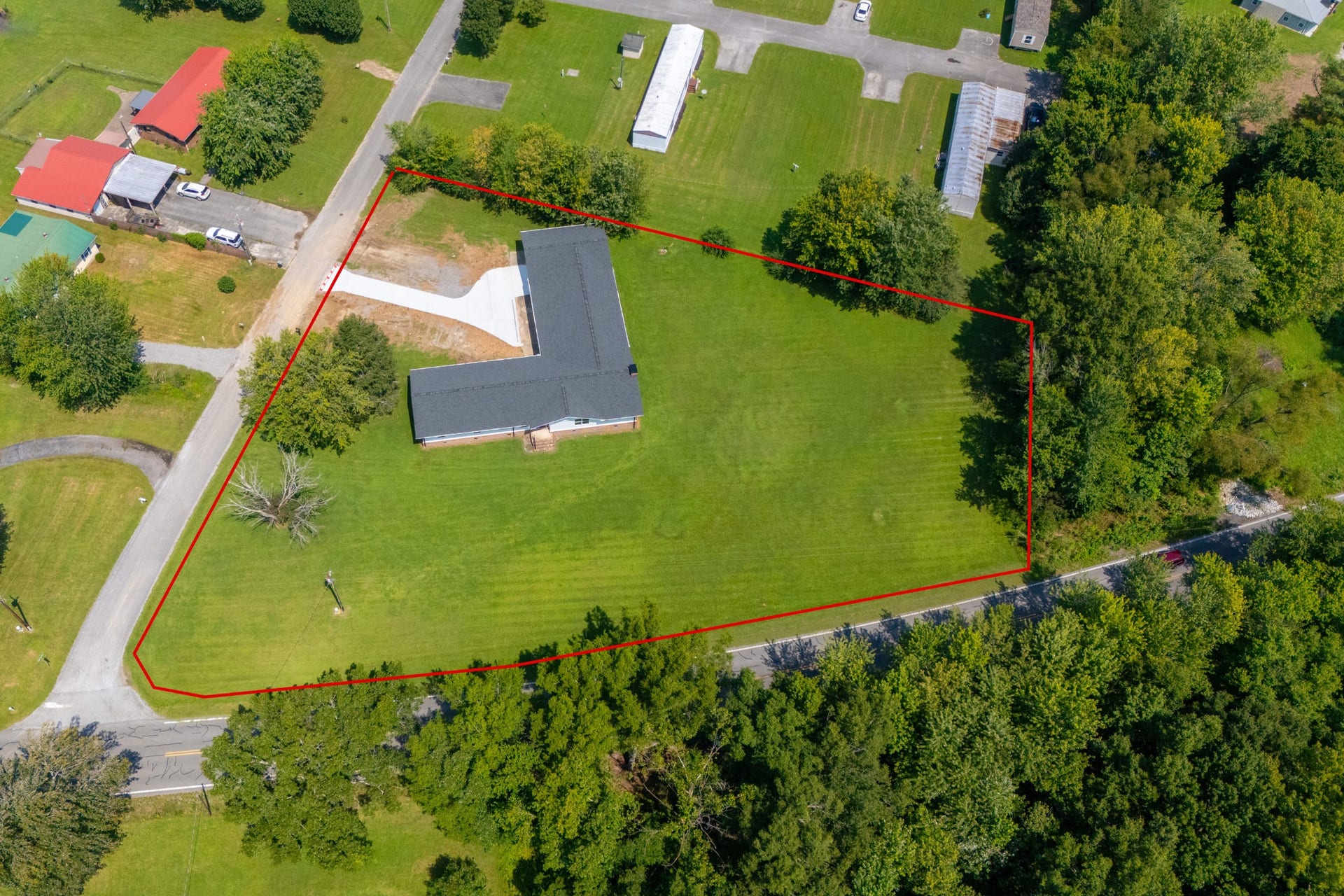 1270 Gnat Hill Rd, Manchester, TN 37355 1270 Gnat Hill Rd, Manchester, TN 37355