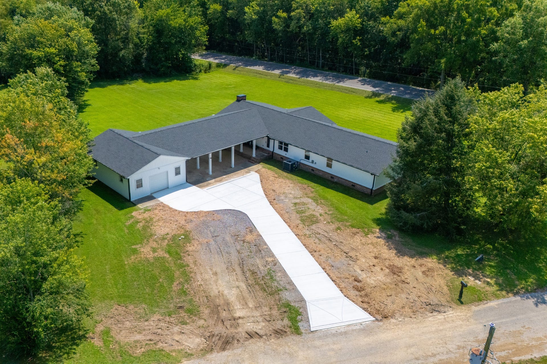 1270 Gnat Hill Rd, Manchester, TN 37355 1270 Gnat Hill Rd, Manchester, TN 37355