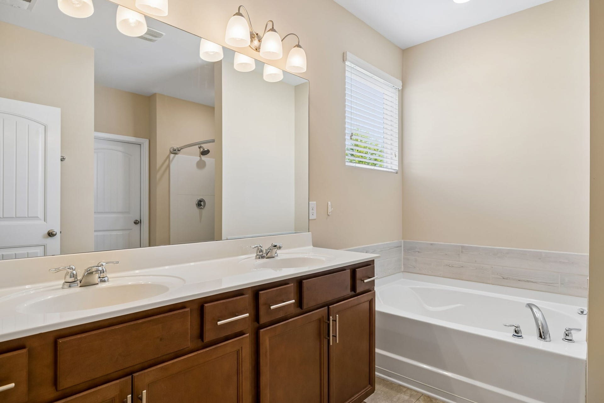 656 Prominence Rd, Columbia, TN 38401 656 Prominence Rd, Columbia, TN 38401