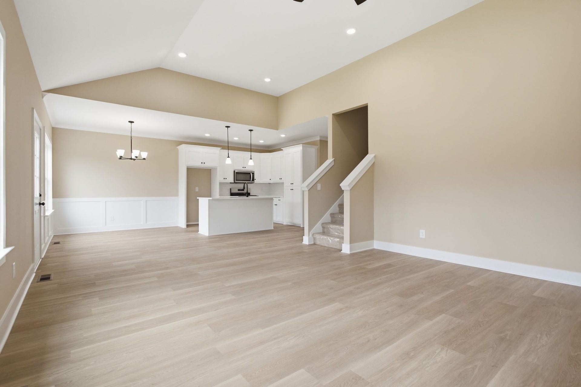 1699 Blue Moon Ln, Columbia, TN 38401 Eat-in area off the kitchen