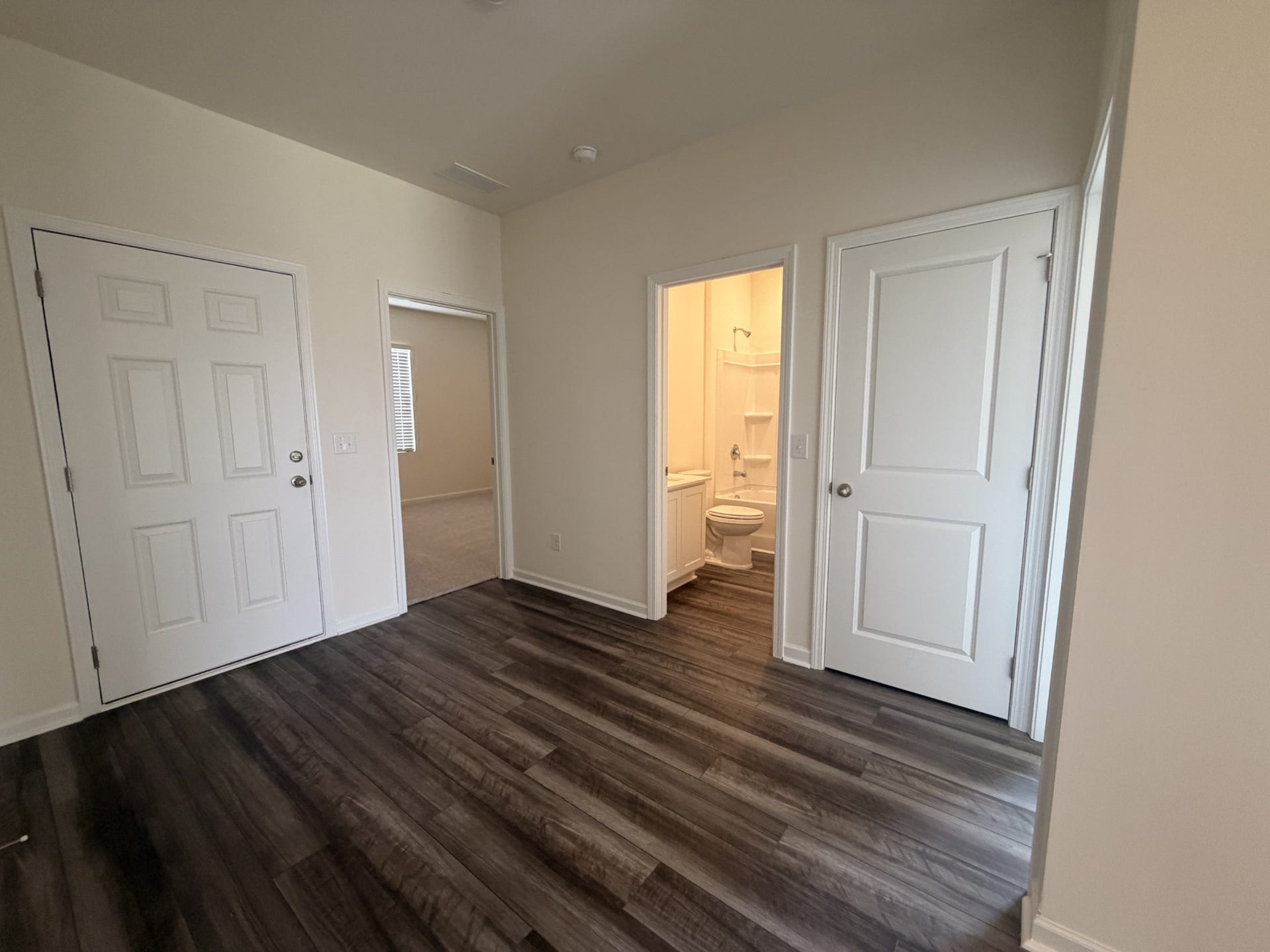 3525 Fellowship Rd, Columbia, TN 38401 Front entryway
