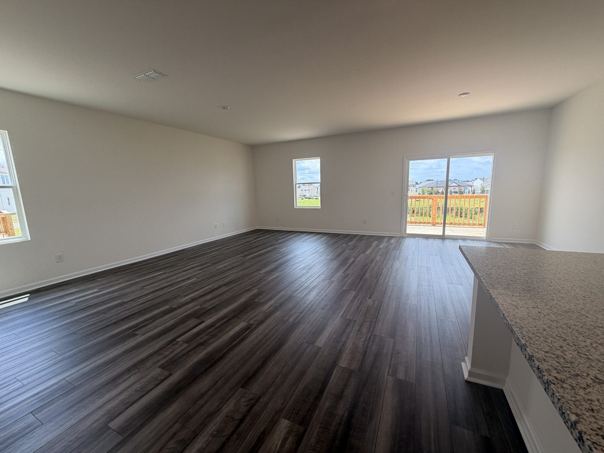 3525 Fellowship Rd, Columbia, TN 38401 Large family room