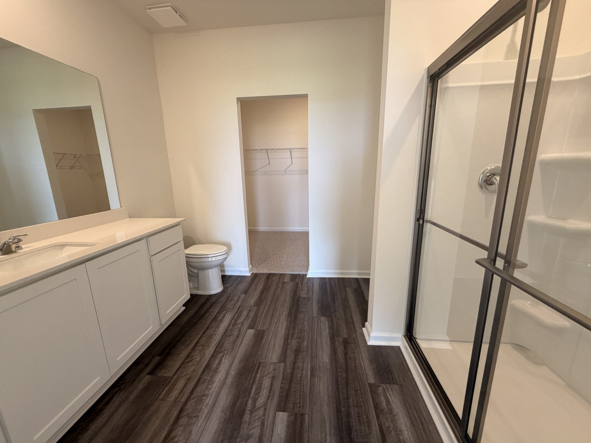 3525 Fellowship Rd, Columbia, TN 38401 Primary bath