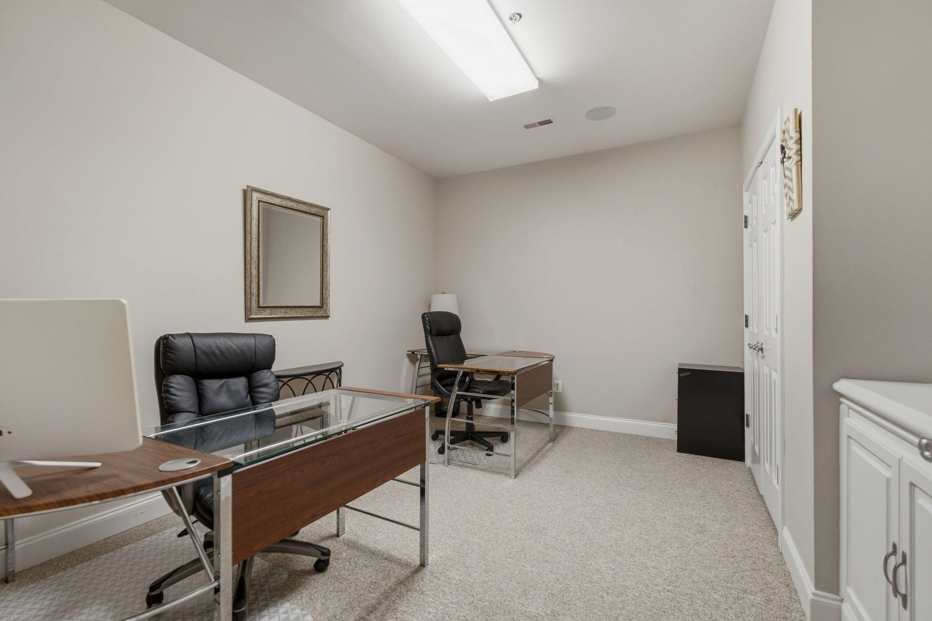 730 Middle Tennessee Blvd, Murfreesboro, TN 37129 Second office with carpet, built-in cabinets and a closet.