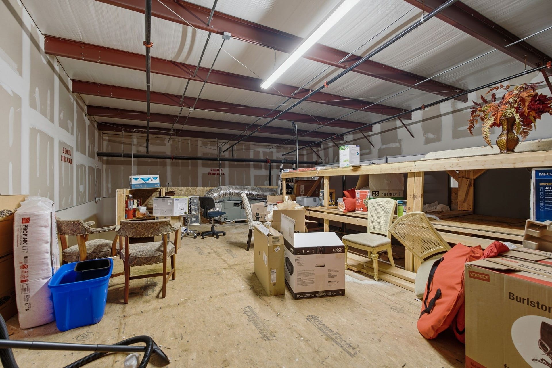 730 Middle Tennessee Blvd, Murfreesboro, TN 37129 Expansive loft area above the office provides an abundance of additional storage space.