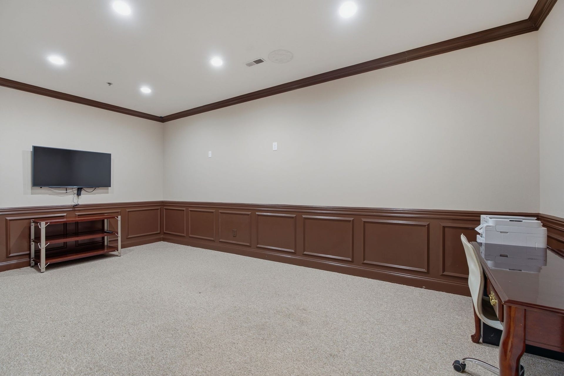 730 Middle Tennessee Blvd, Murfreesboro, TN 37129 Spacious conference room featuring classic wainscoting and recessed lighting.