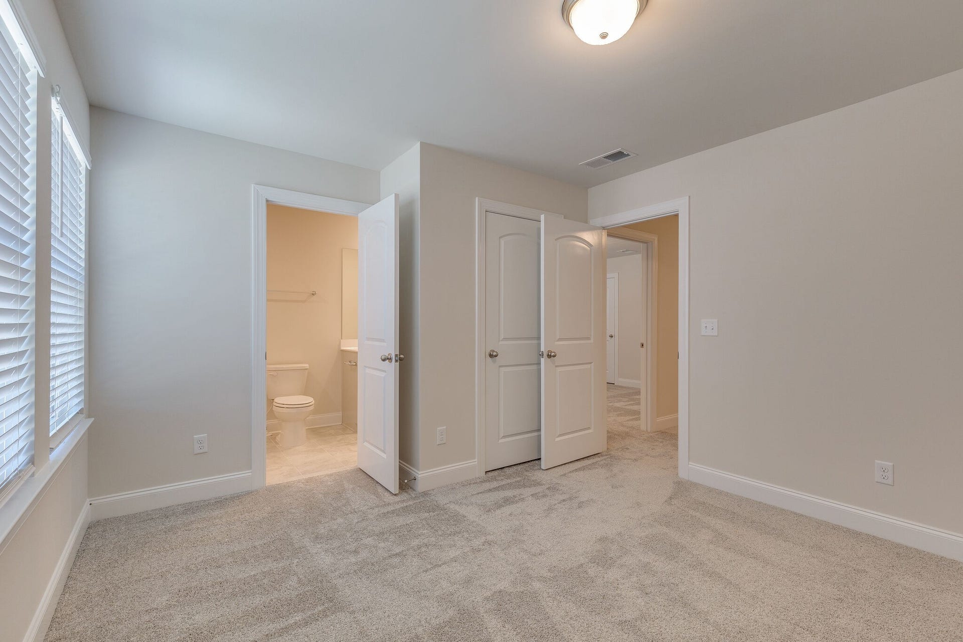 1006 McKee Ct, Columbia, TN 38401 1006 McKee Ct, Columbia, TN 38401