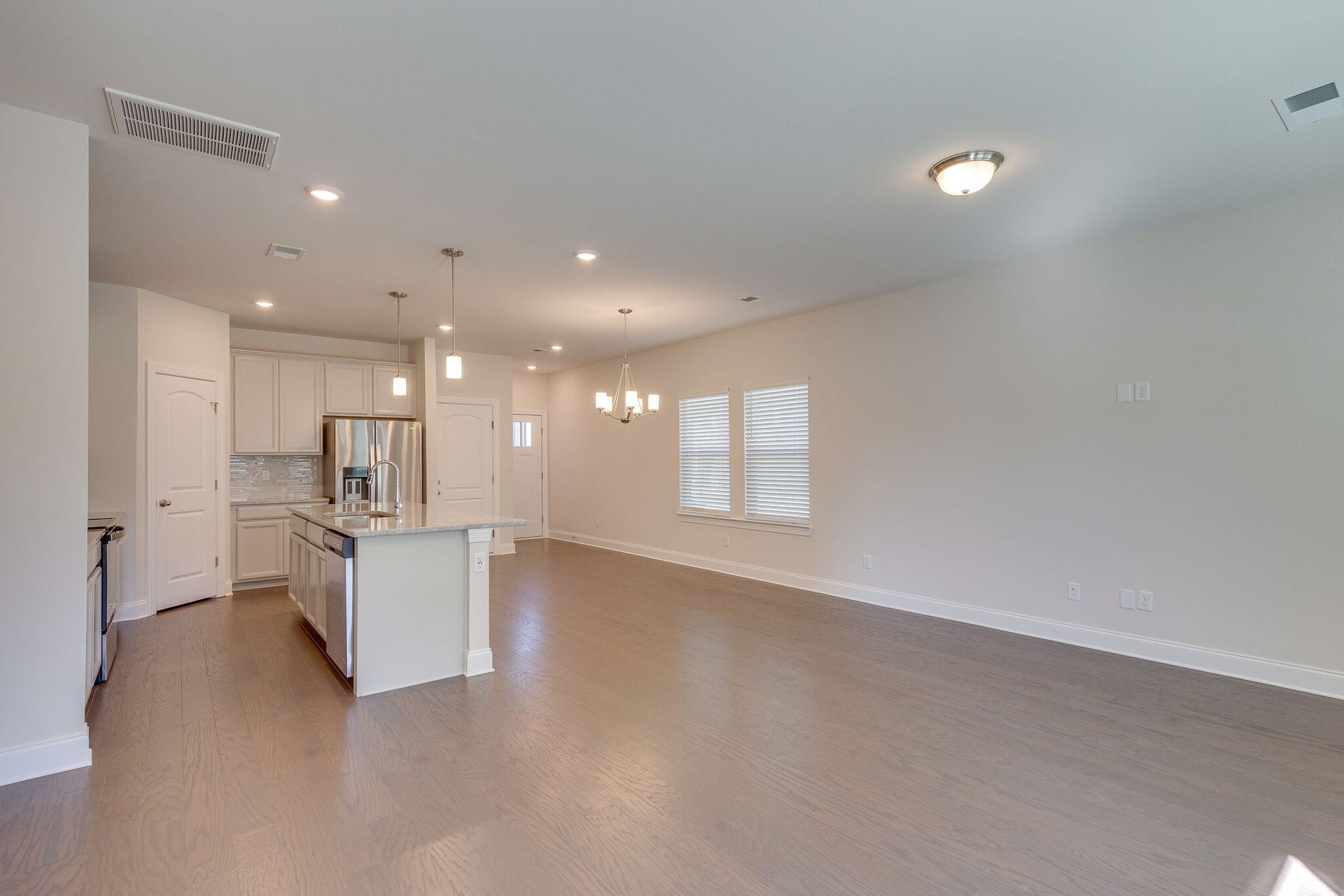 1006 McKee Ct, Columbia, TN 38401 1006 McKee Ct, Columbia, TN 38401
