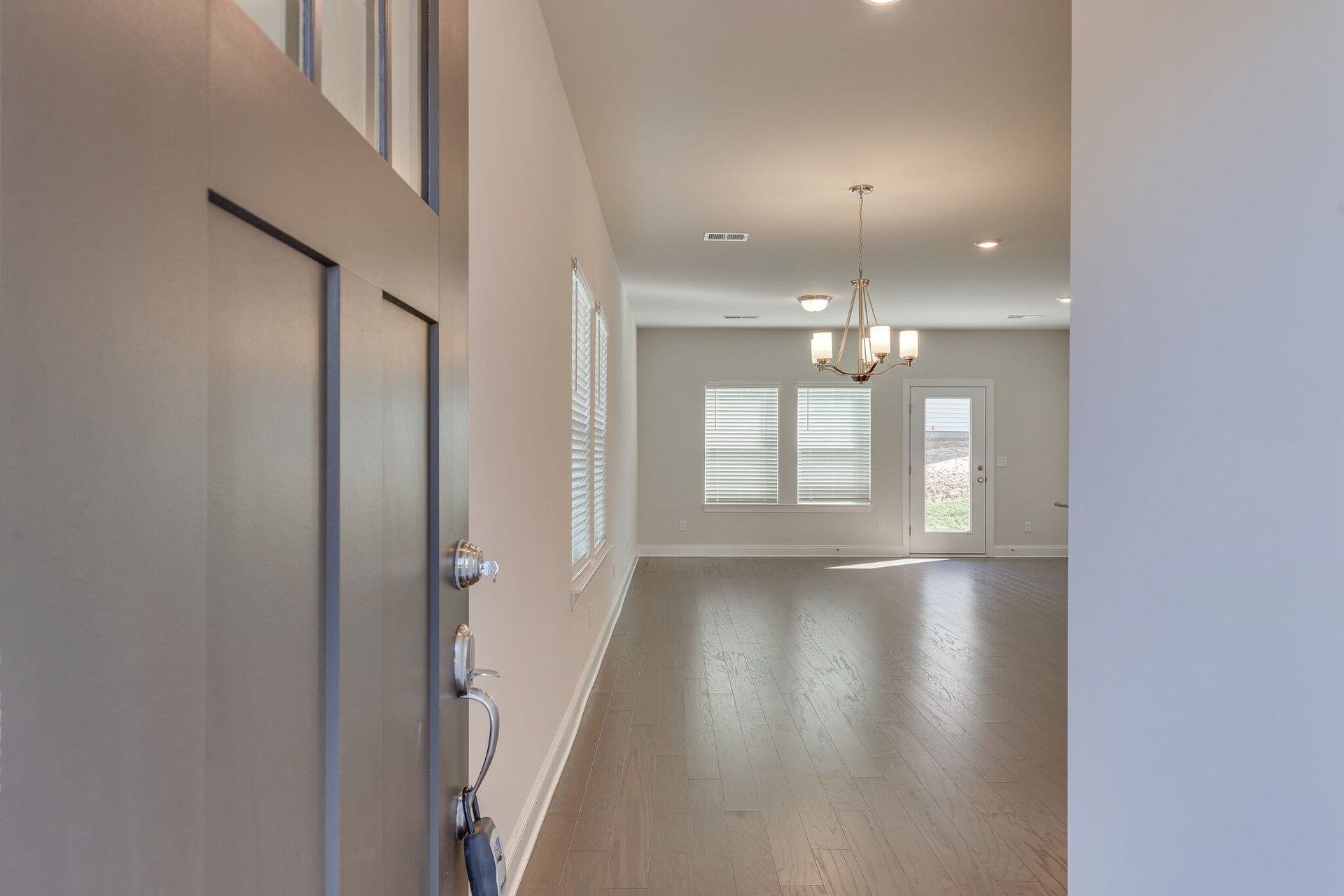 1006 McKee Ct, Columbia, TN 38401 1006 McKee Ct, Columbia, TN 38401