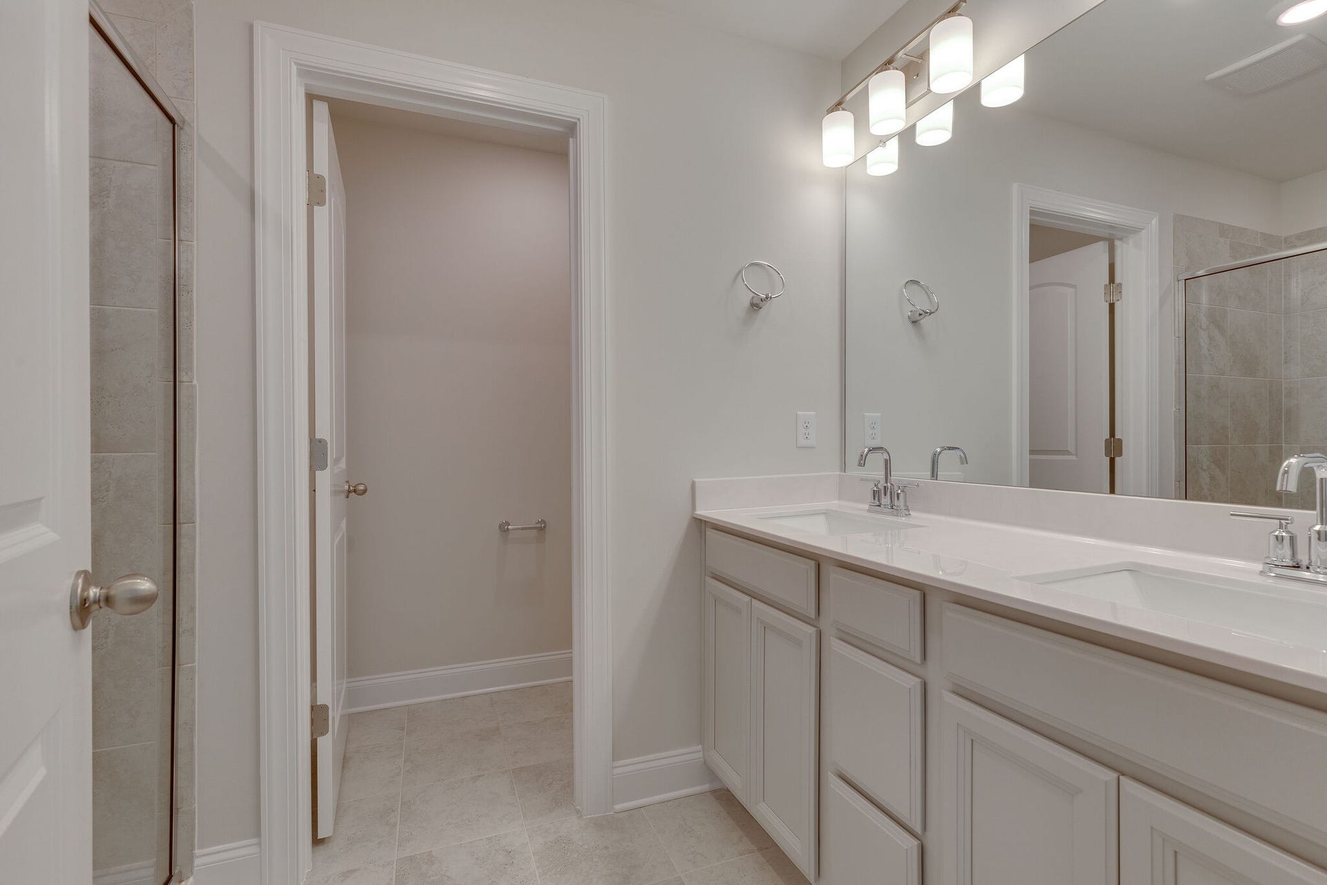 1006 McKee Ct, Columbia, TN 38401 1006 McKee Ct, Columbia, TN 38401