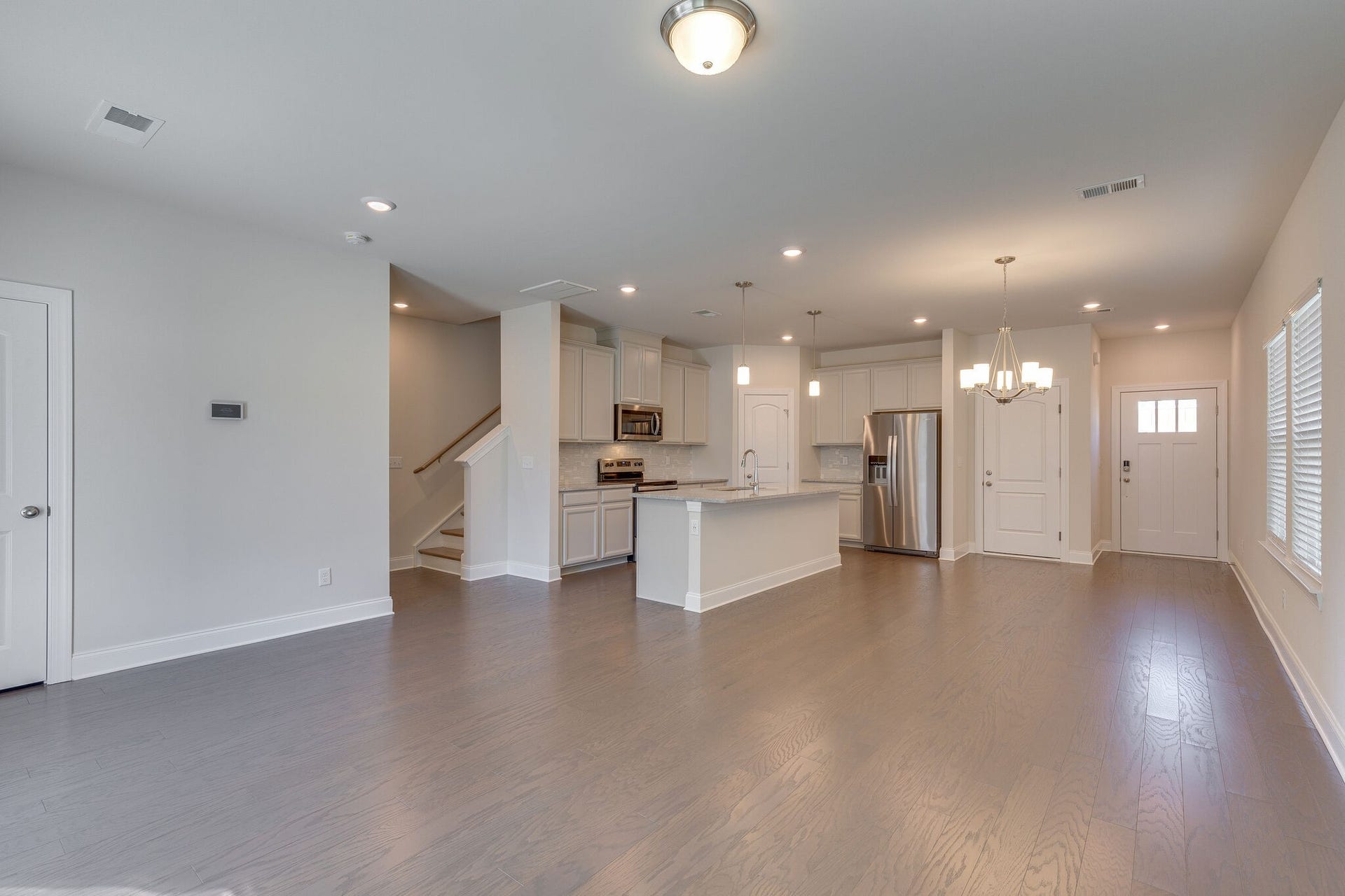 1006 McKee Ct, Columbia, TN 38401 1006 McKee Ct, Columbia, TN 38401