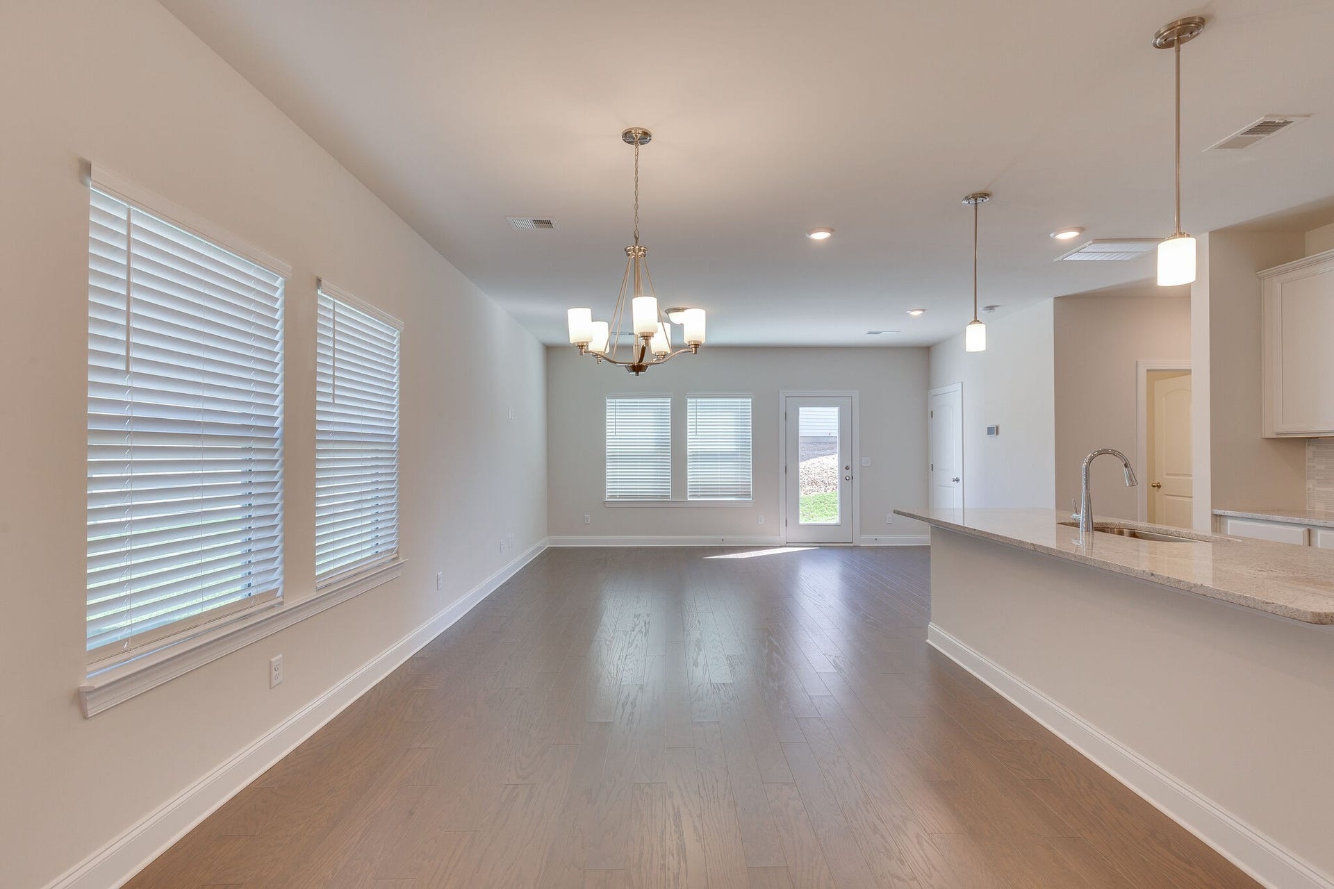 1006 McKee Ct, Columbia, TN 38401 1006 McKee Ct, Columbia, TN 38401